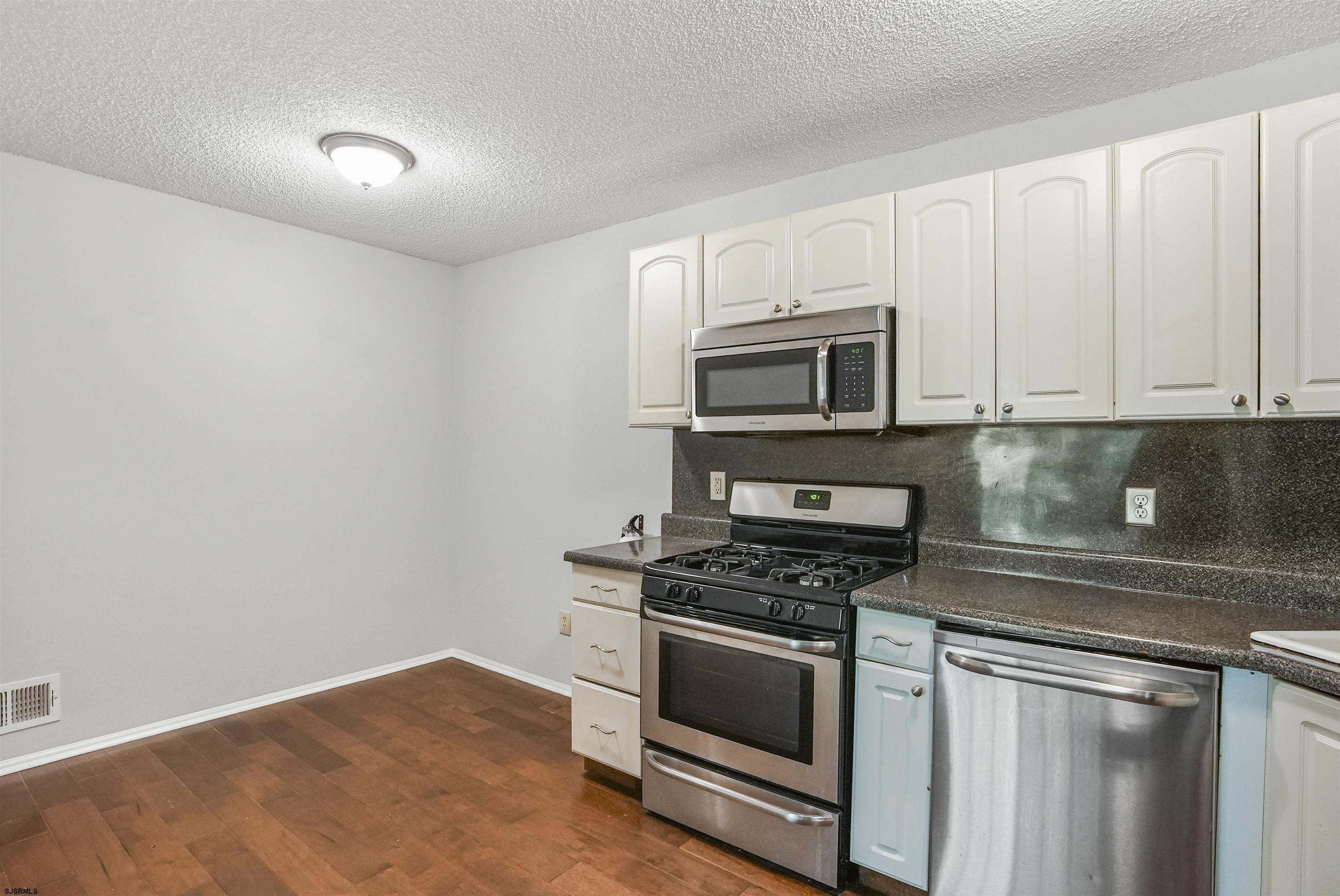 99 Sussex Place Absecon NJ 08205