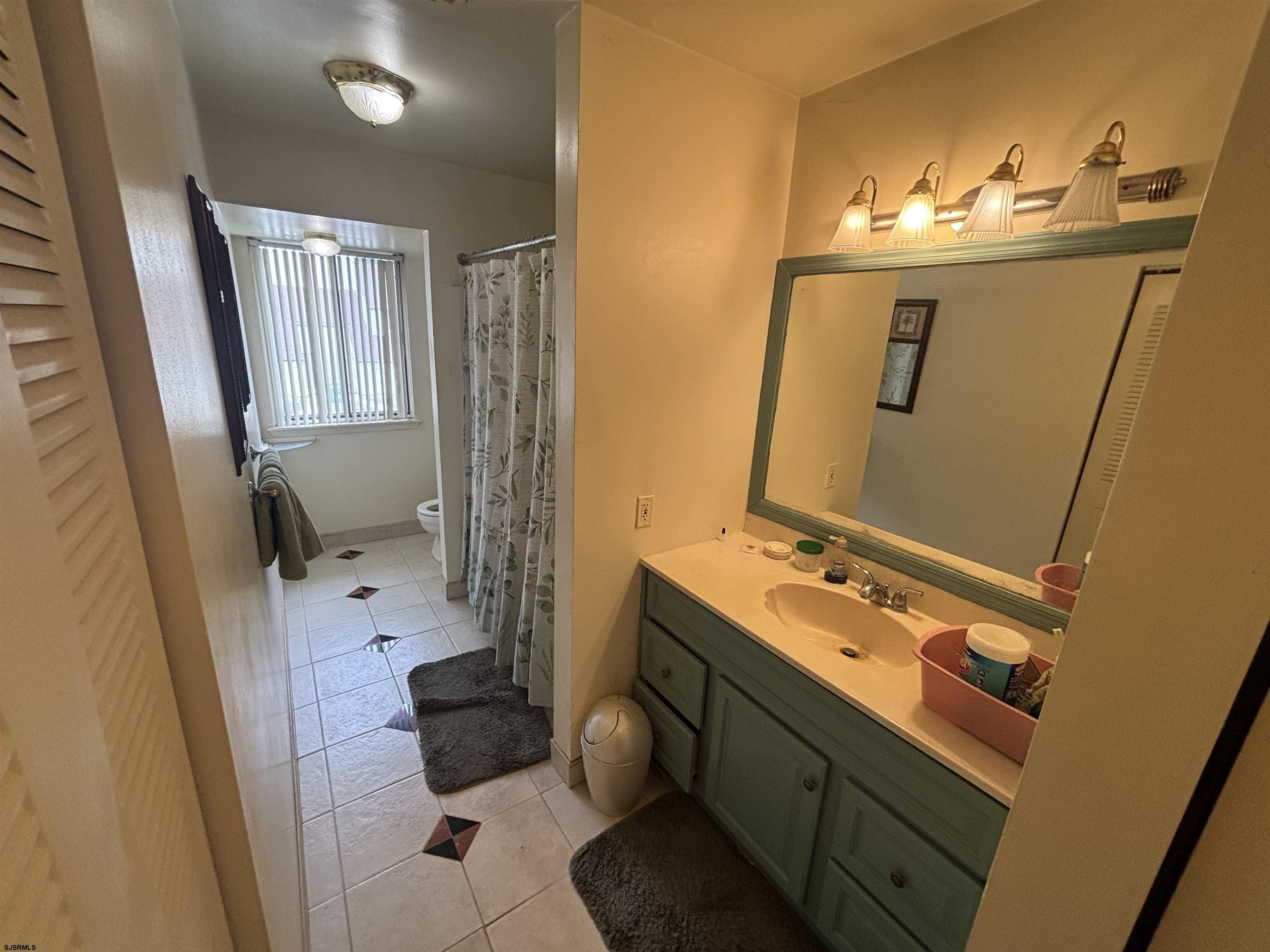 18 Country Magnolia Egg Harbor Township NJ 08234