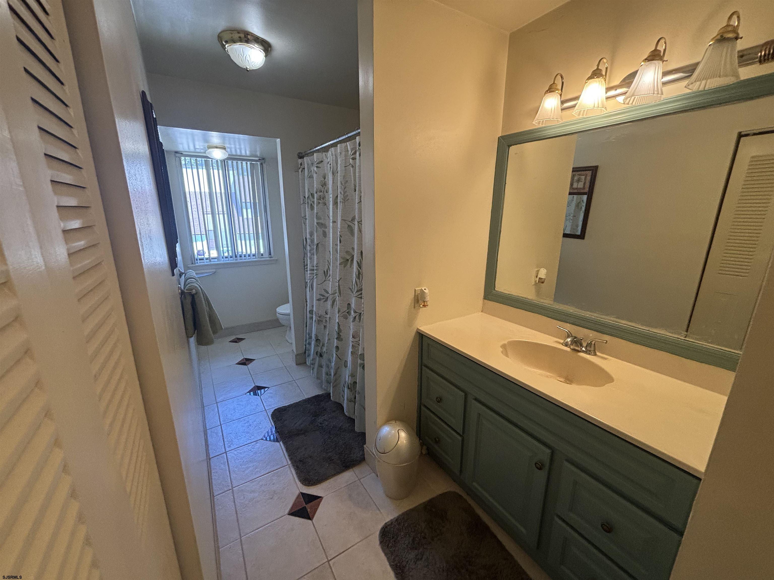 18 Country Magnolia Egg Harbor Township NJ 08234