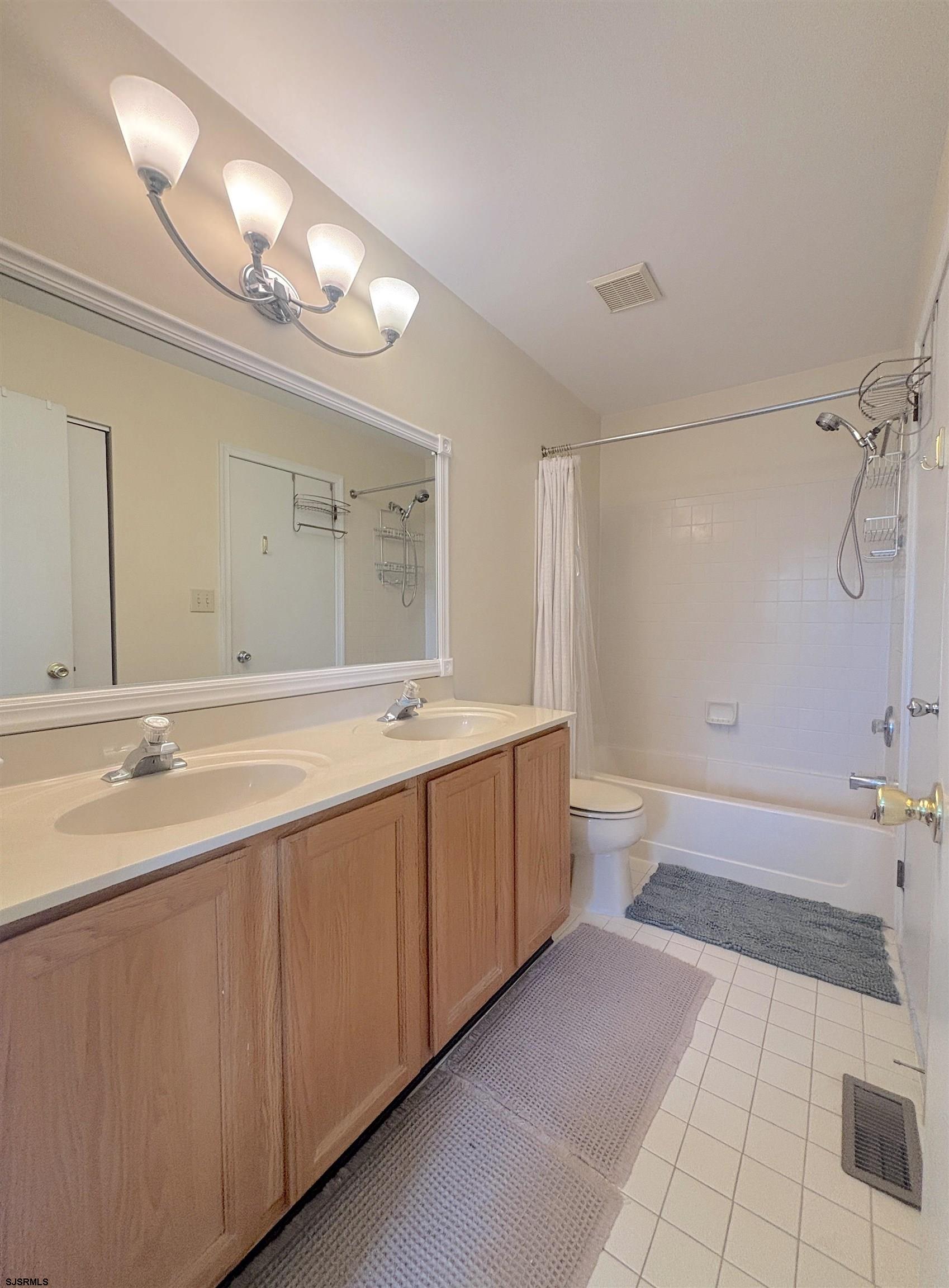 4746 Summersweet Drive Hamilton Township NJ 08330