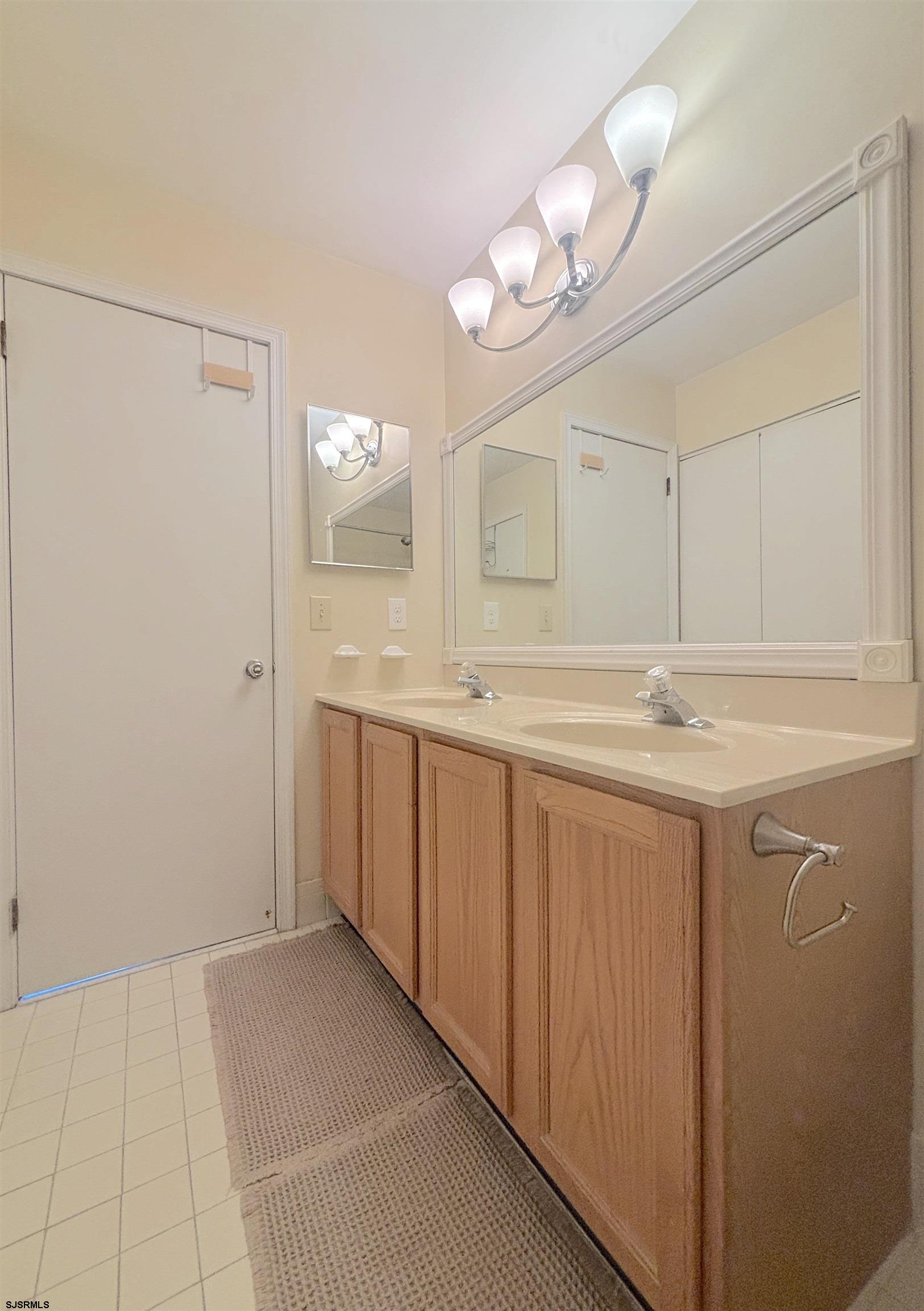 4746 Summersweet Drive Hamilton Township NJ 08330