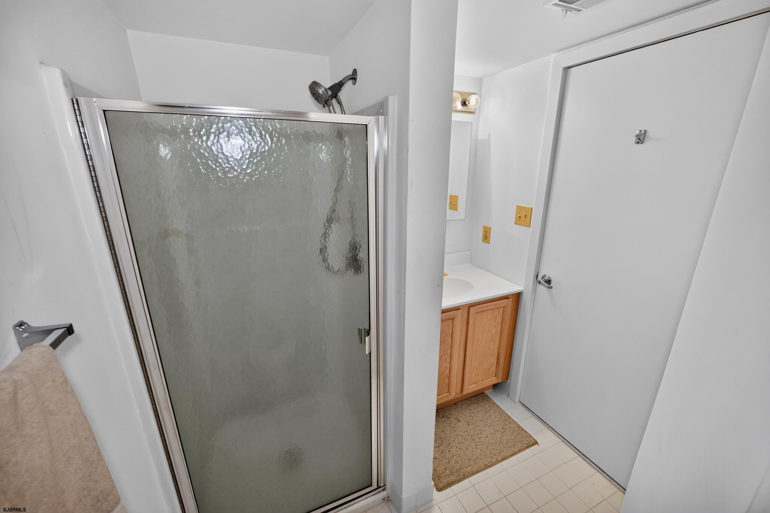 4301 Dolphin Avenue Northfield NJ 08225