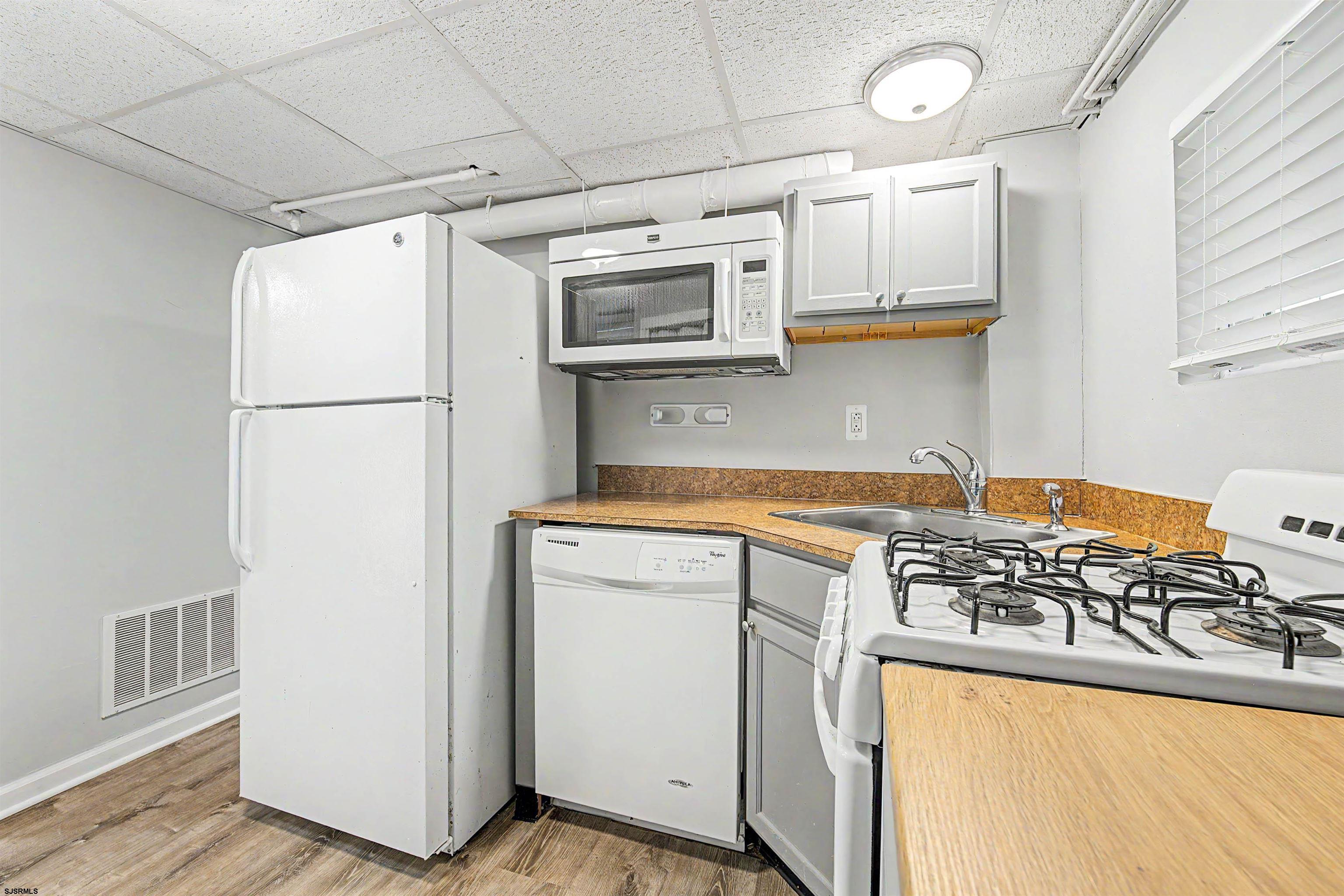 112 E Pierson Avenue Somers Point NJ 08244