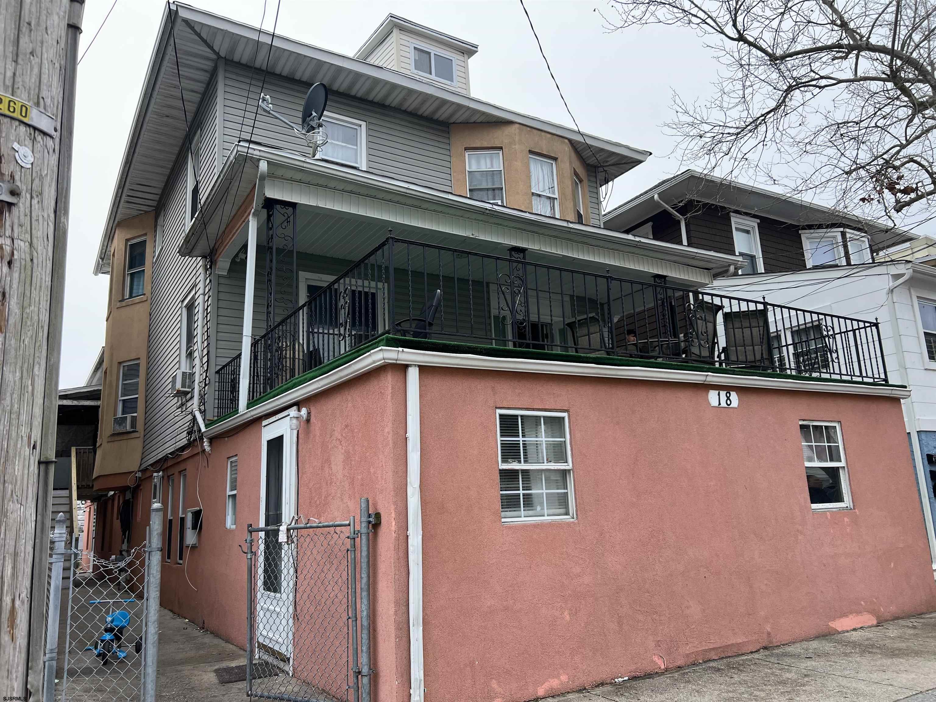 18 N Sovereign Avenue Atlantic City NJ 08401-3641