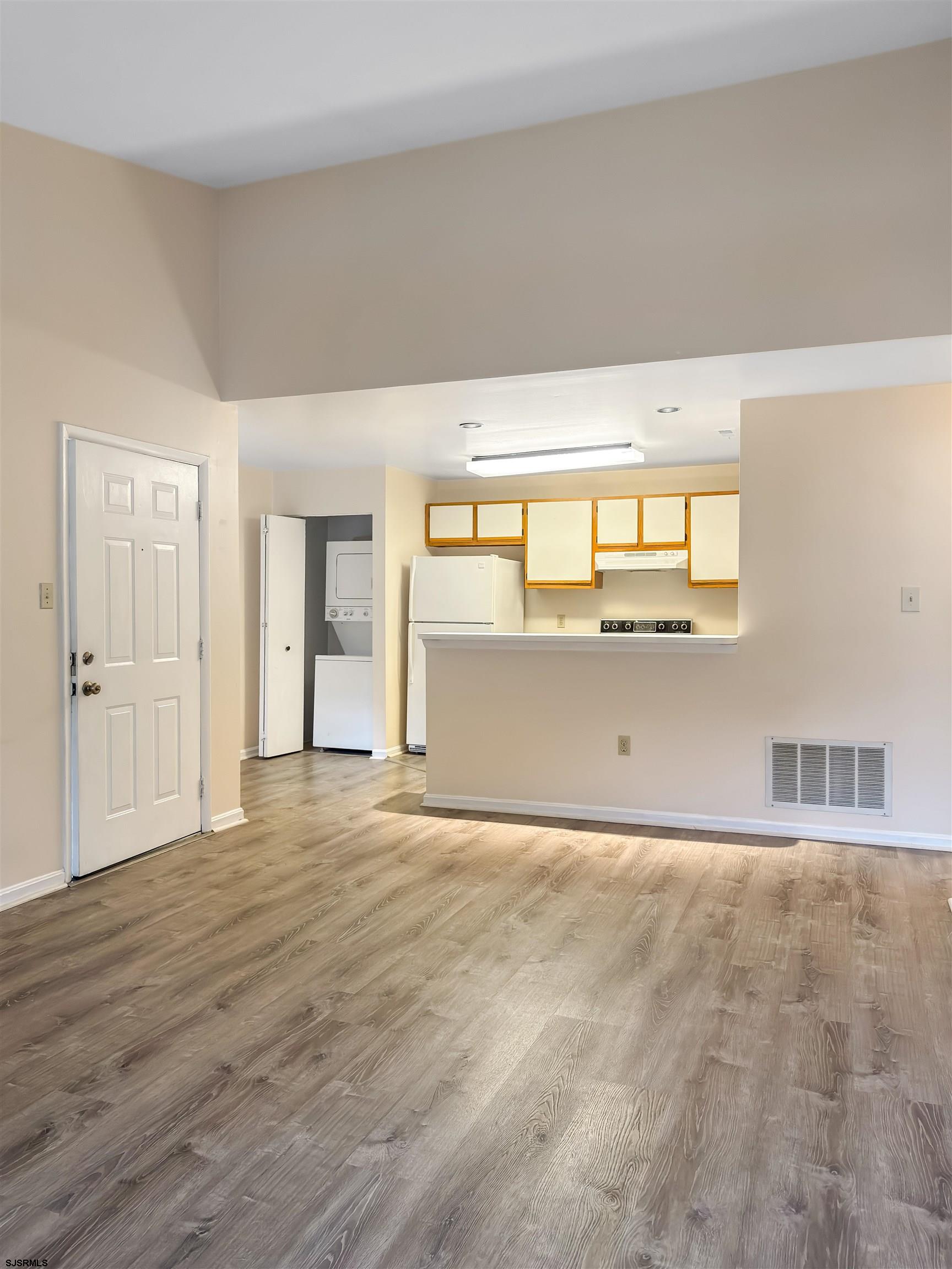 621 E Lakefront Circle Smithville NJ 08205