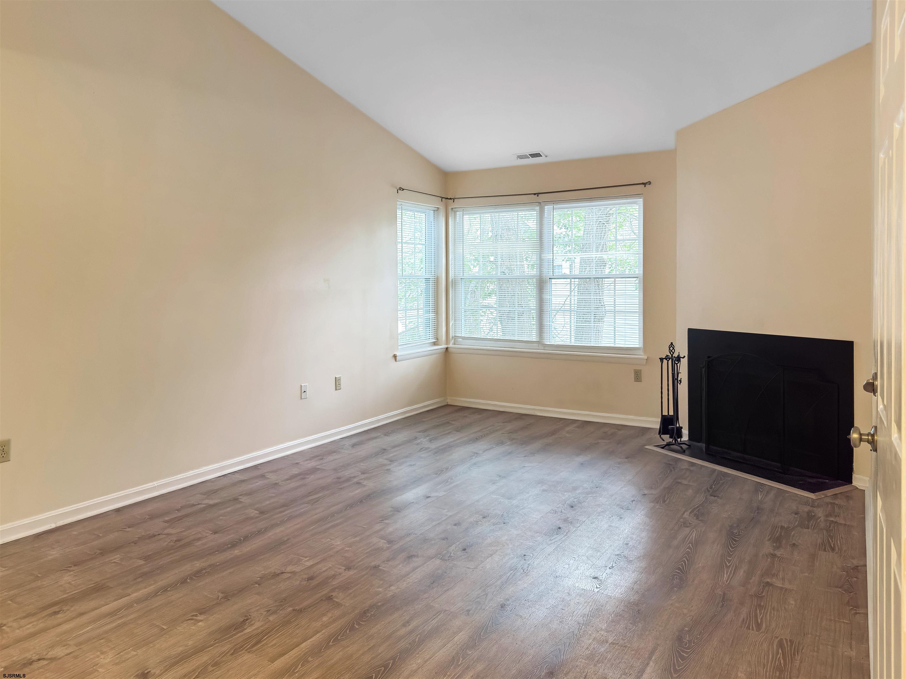 621 E Lakefront Circle Smithville NJ 08205