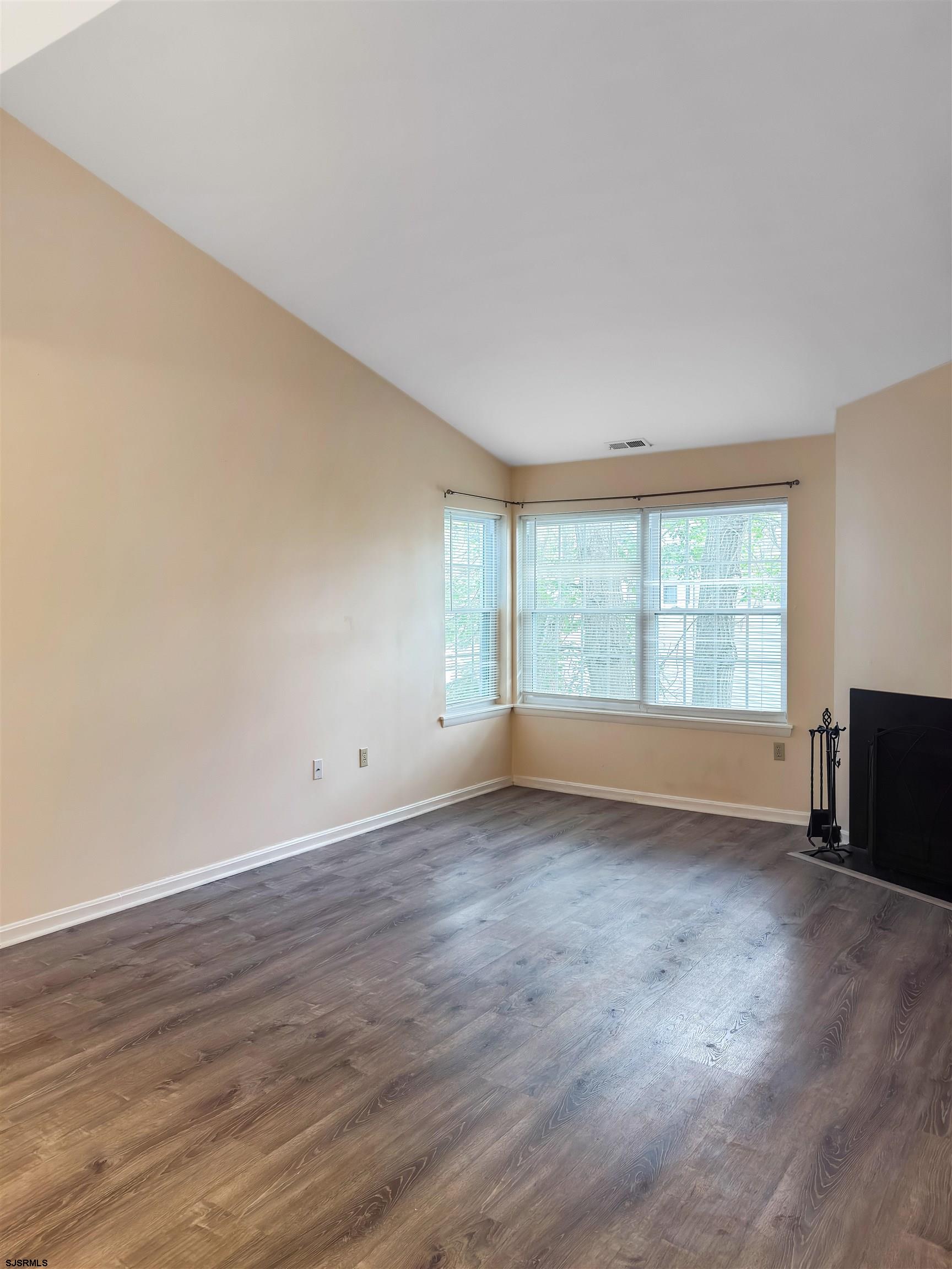 621 E Lakefront Circle Smithville NJ 08205