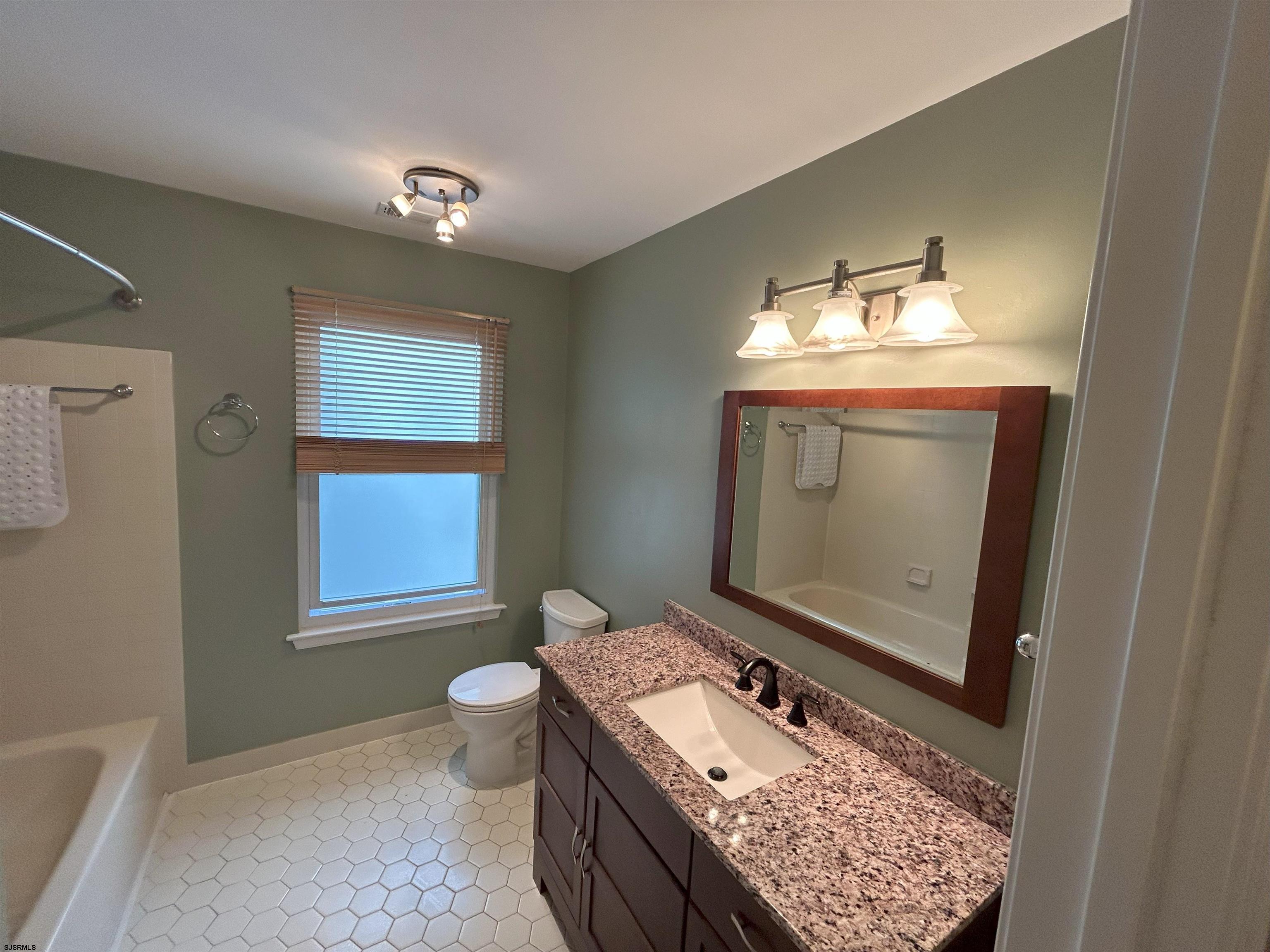858 E Fishers Creek Road Smithville NJ 08205