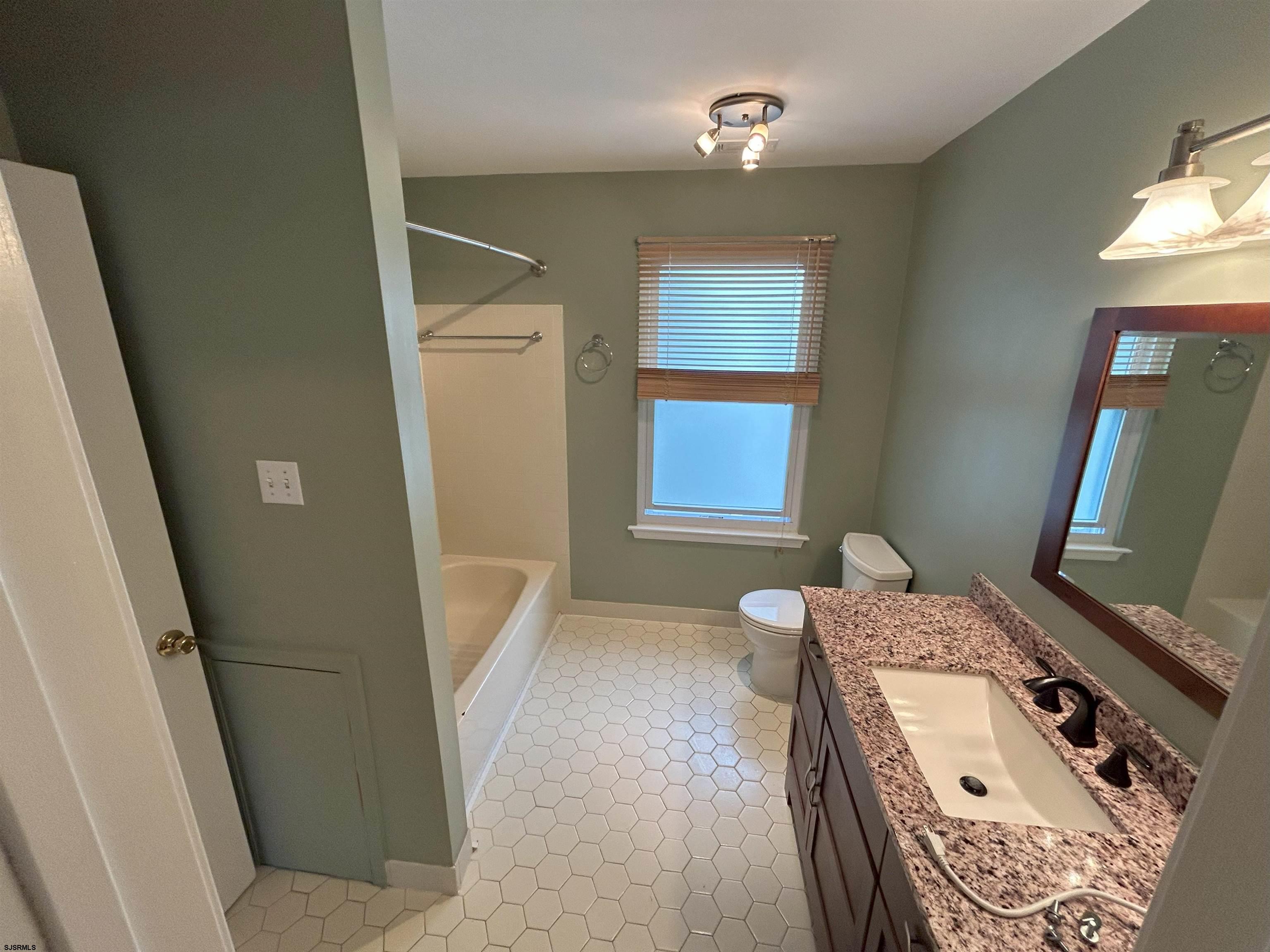 858 E Fishers Creek Road Smithville NJ 08205