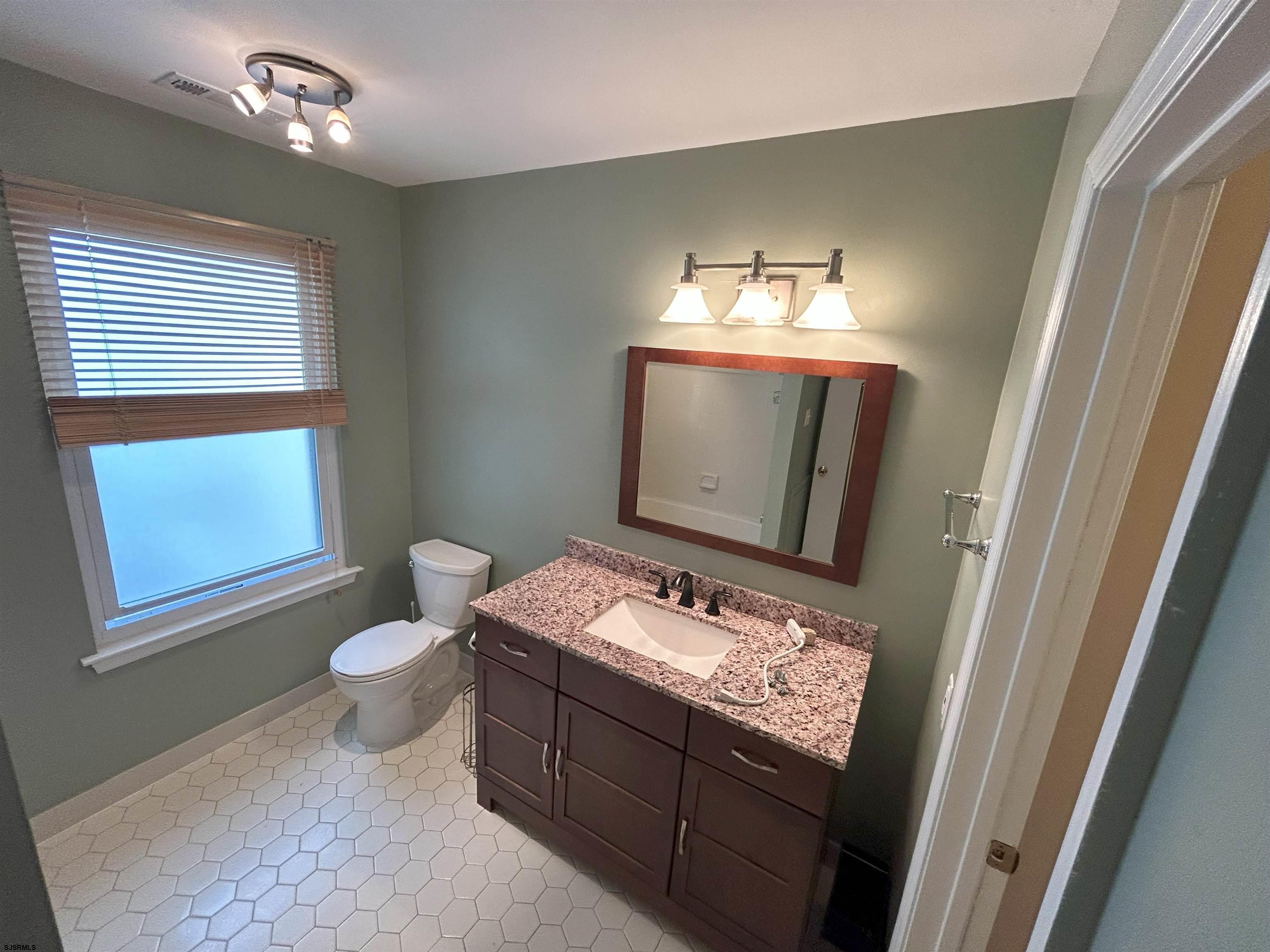 858 E Fishers Creek Road Smithville NJ 08205
