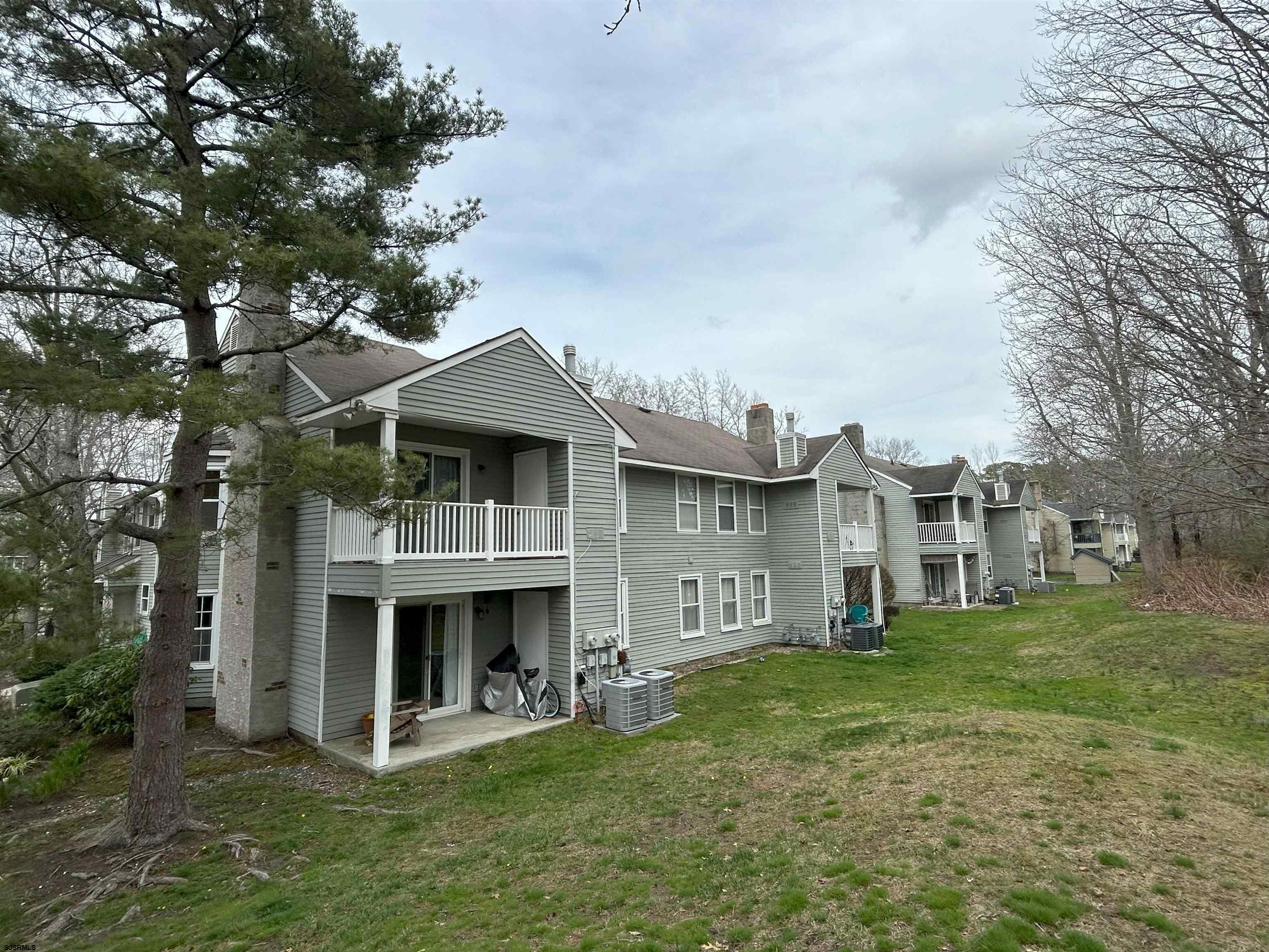 858 E Fishers Creek Road Smithville NJ 08205
