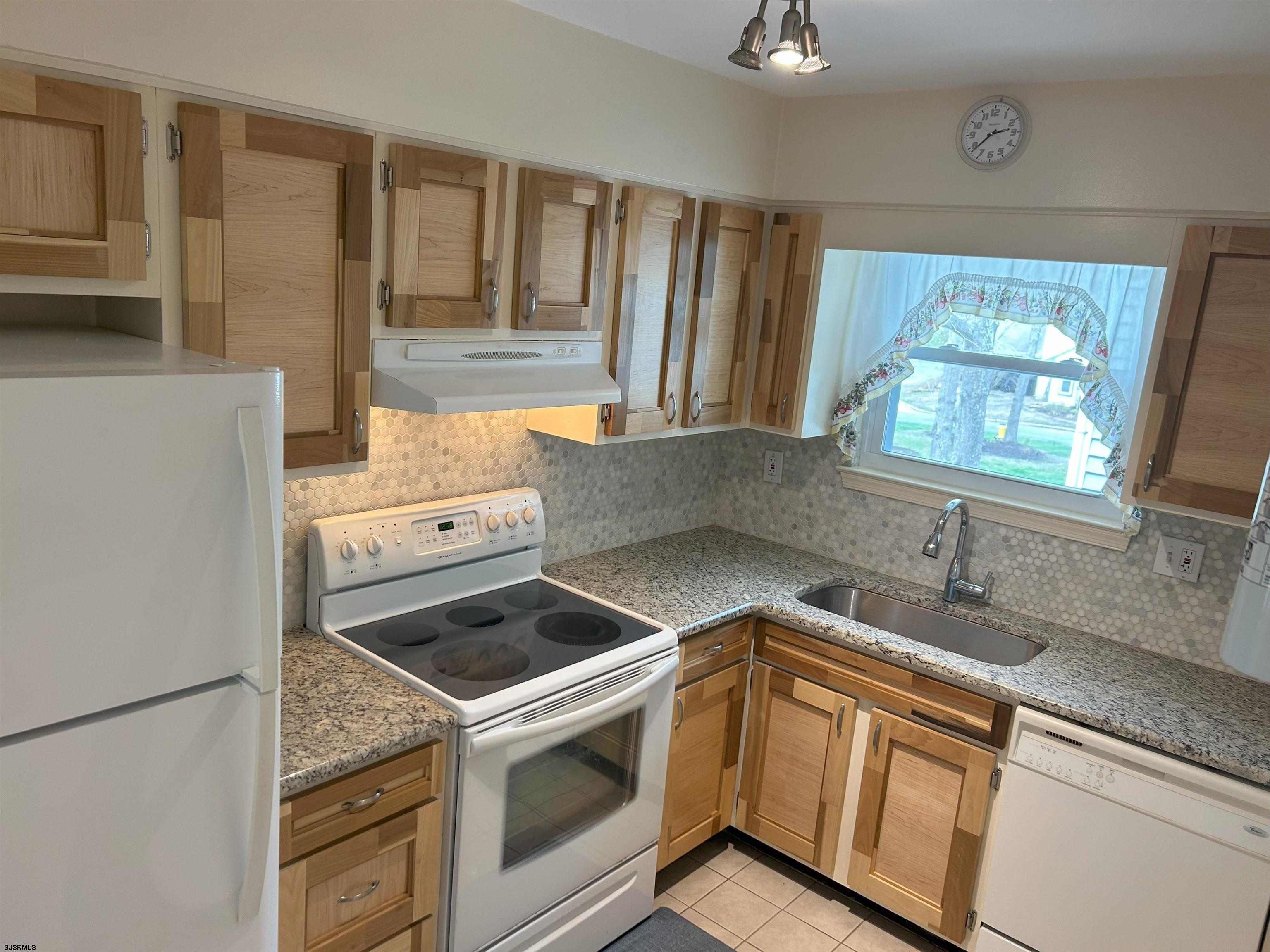 858 E Fishers Creek Road Smithville NJ 08205
