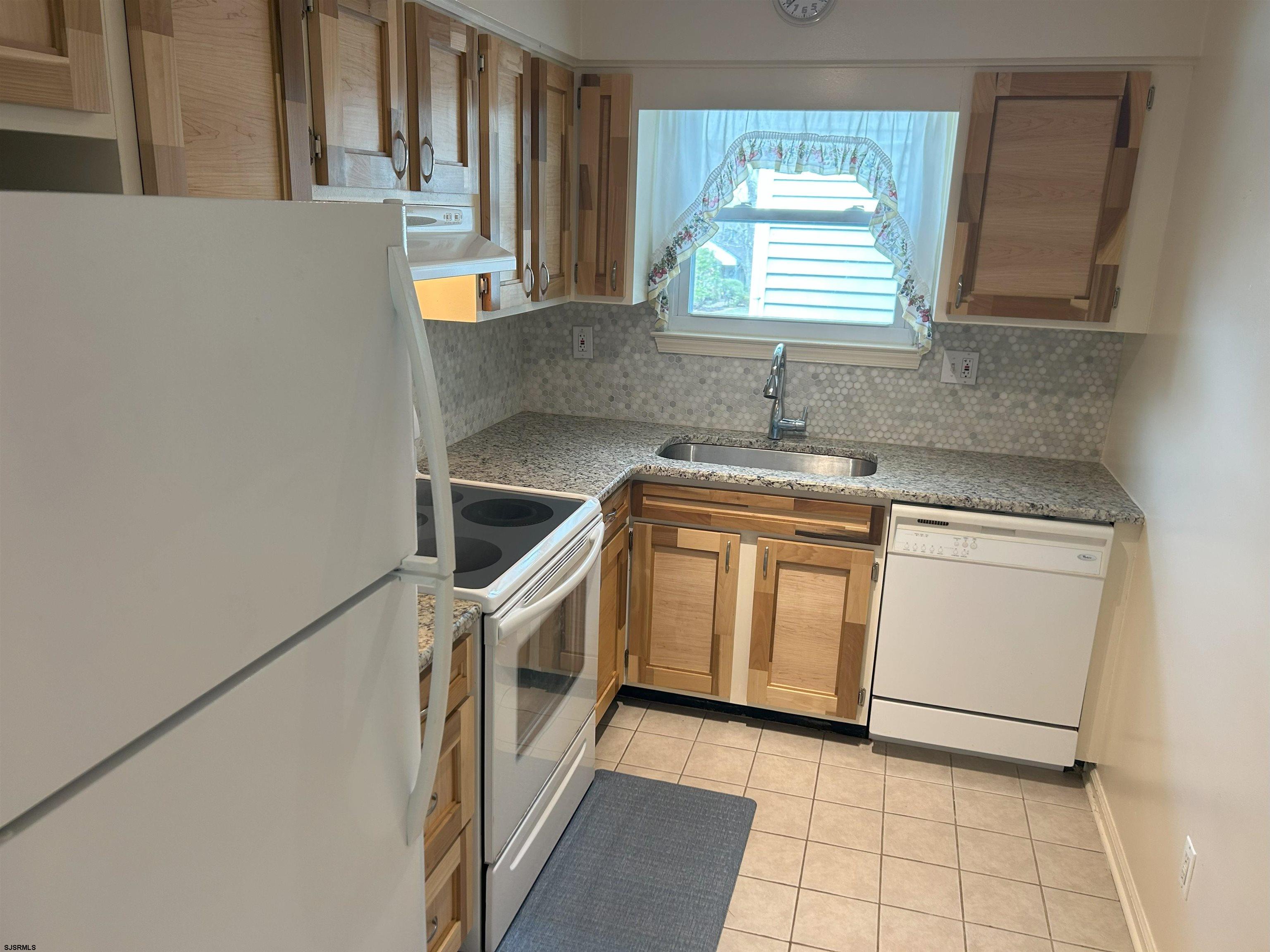 858 E Fishers Creek Road Smithville NJ 08205