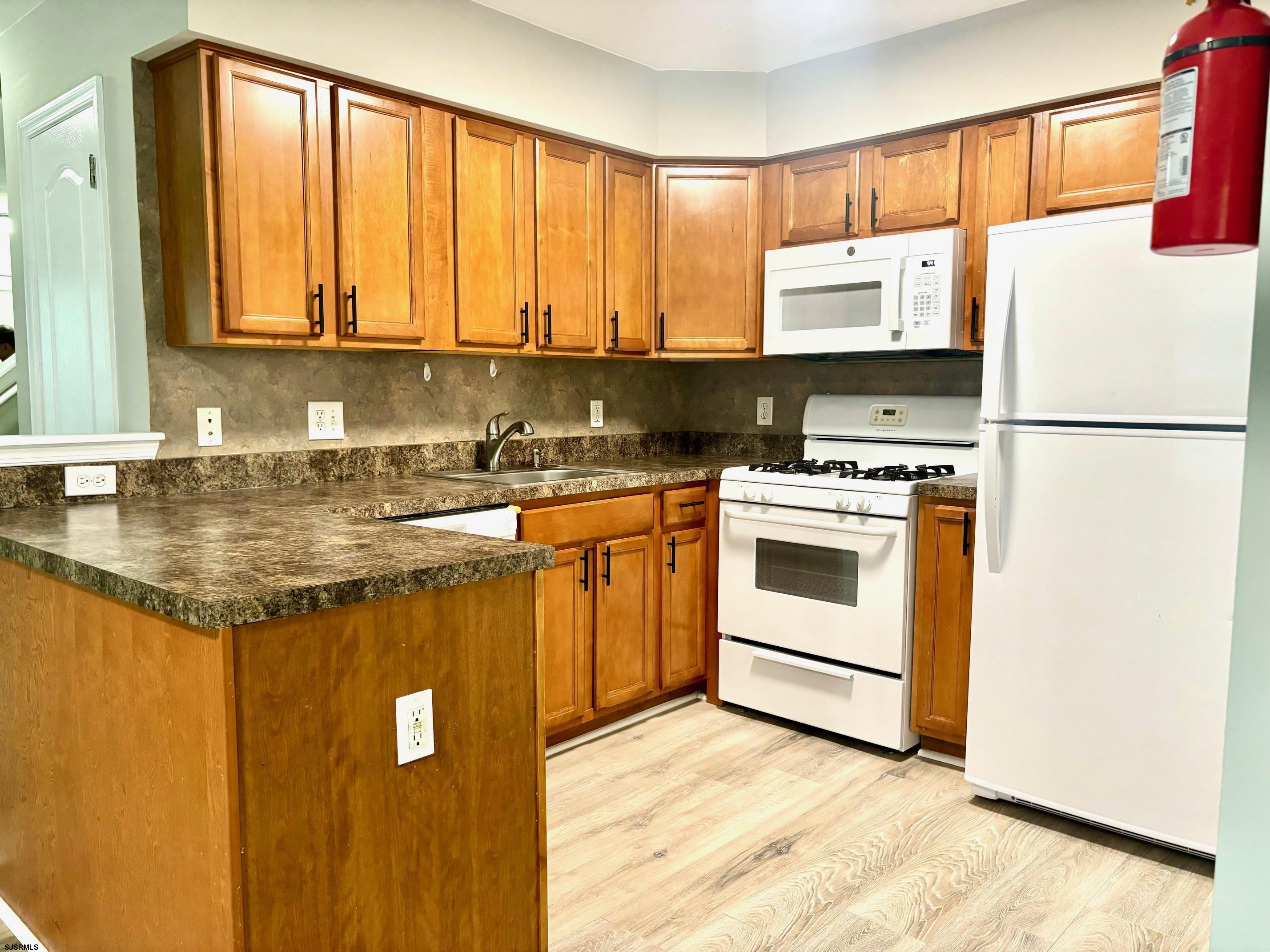 27 Oyster Bay Absecon NJ 08201