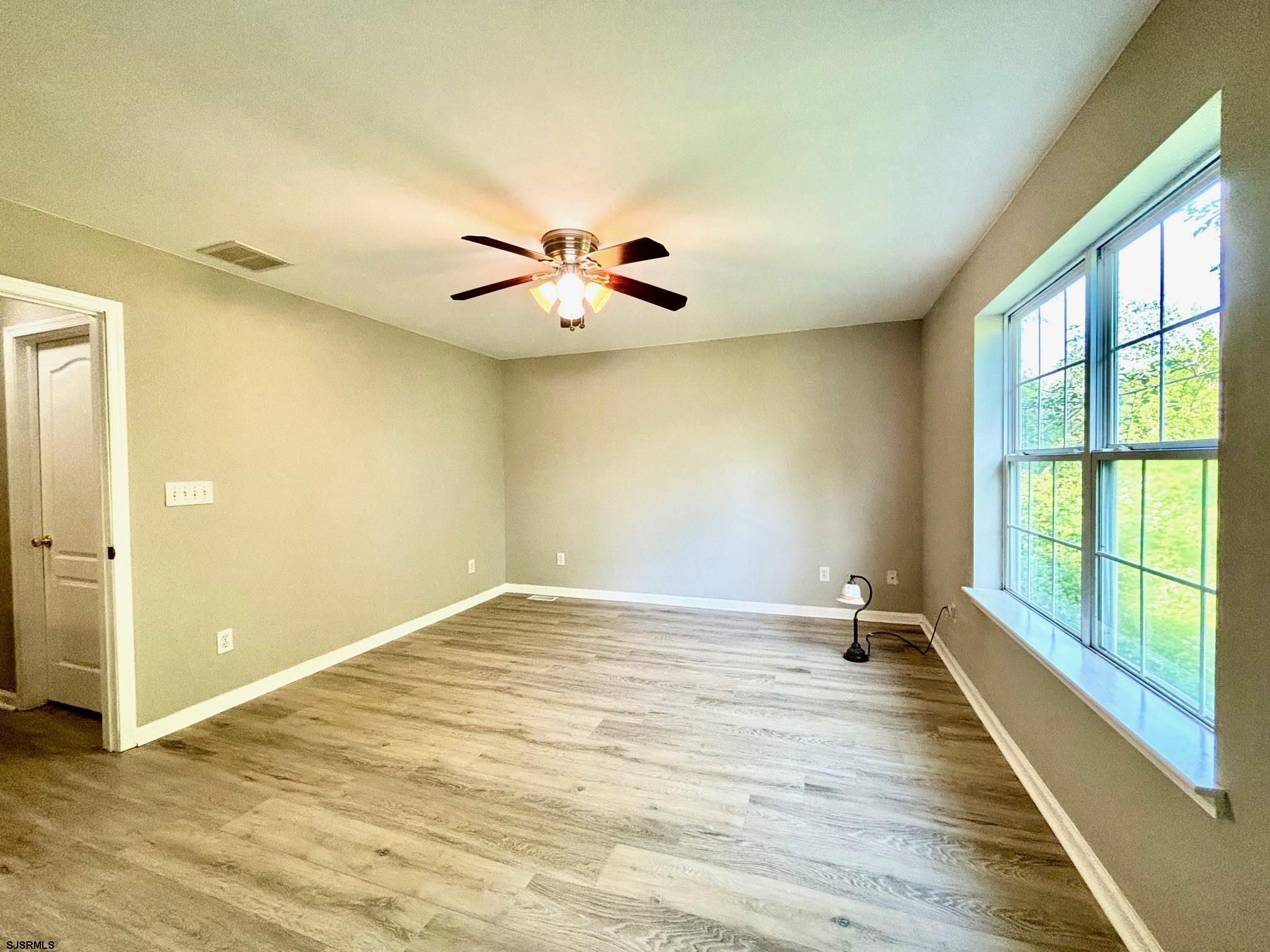 27 Oyster Bay Absecon NJ 08201