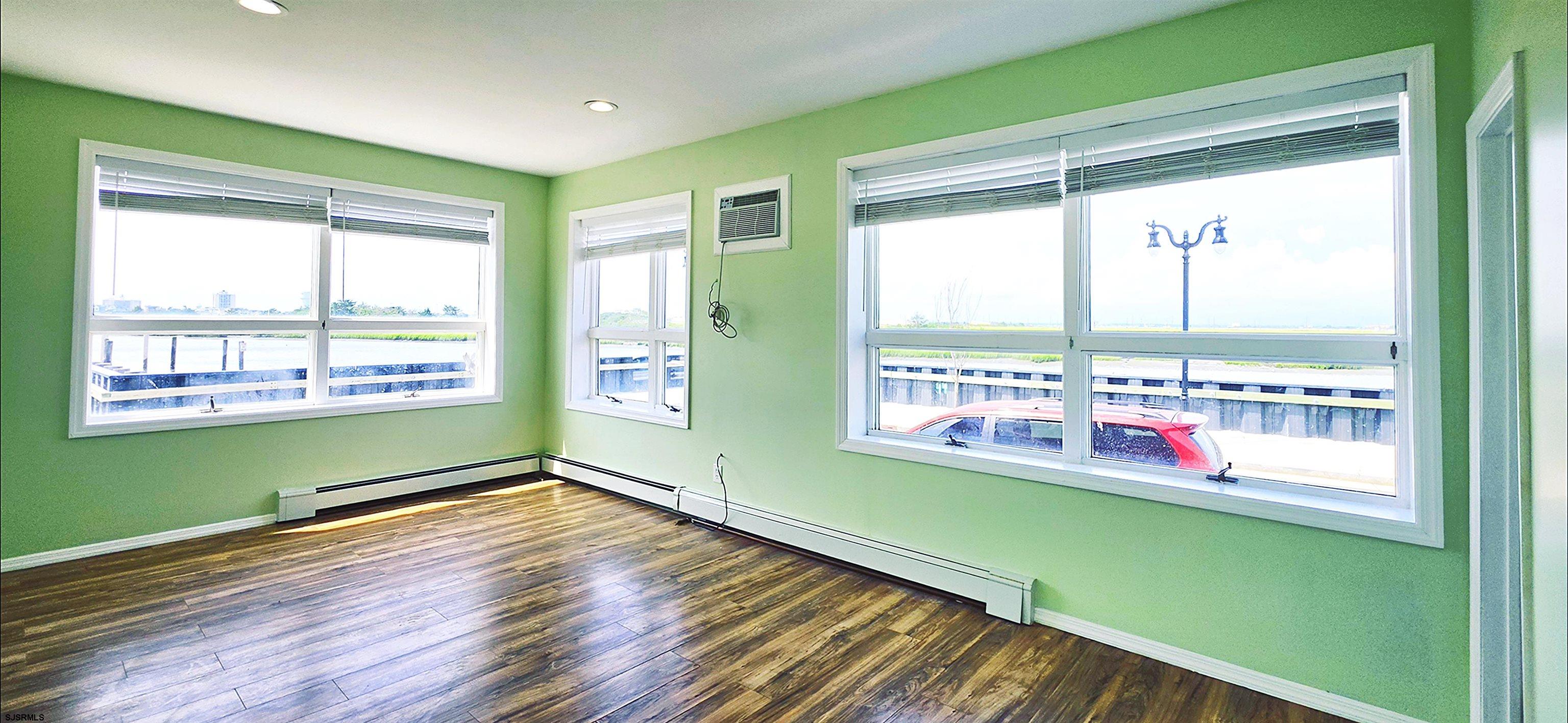 125 N Kingston Avenue Atlantic City NJ 08401-2445