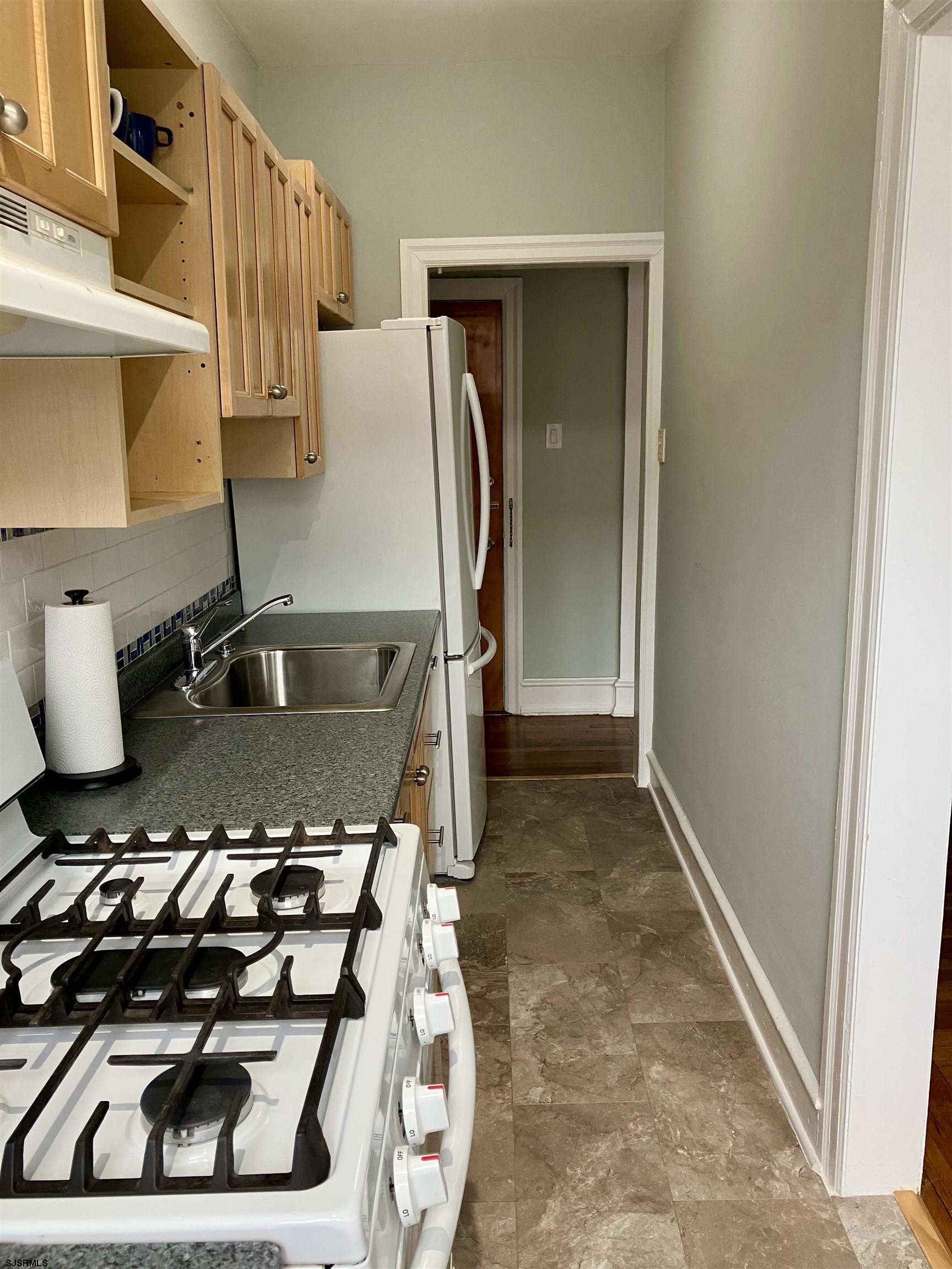2 S Hartford Avenue Atlantic City NJ 08401