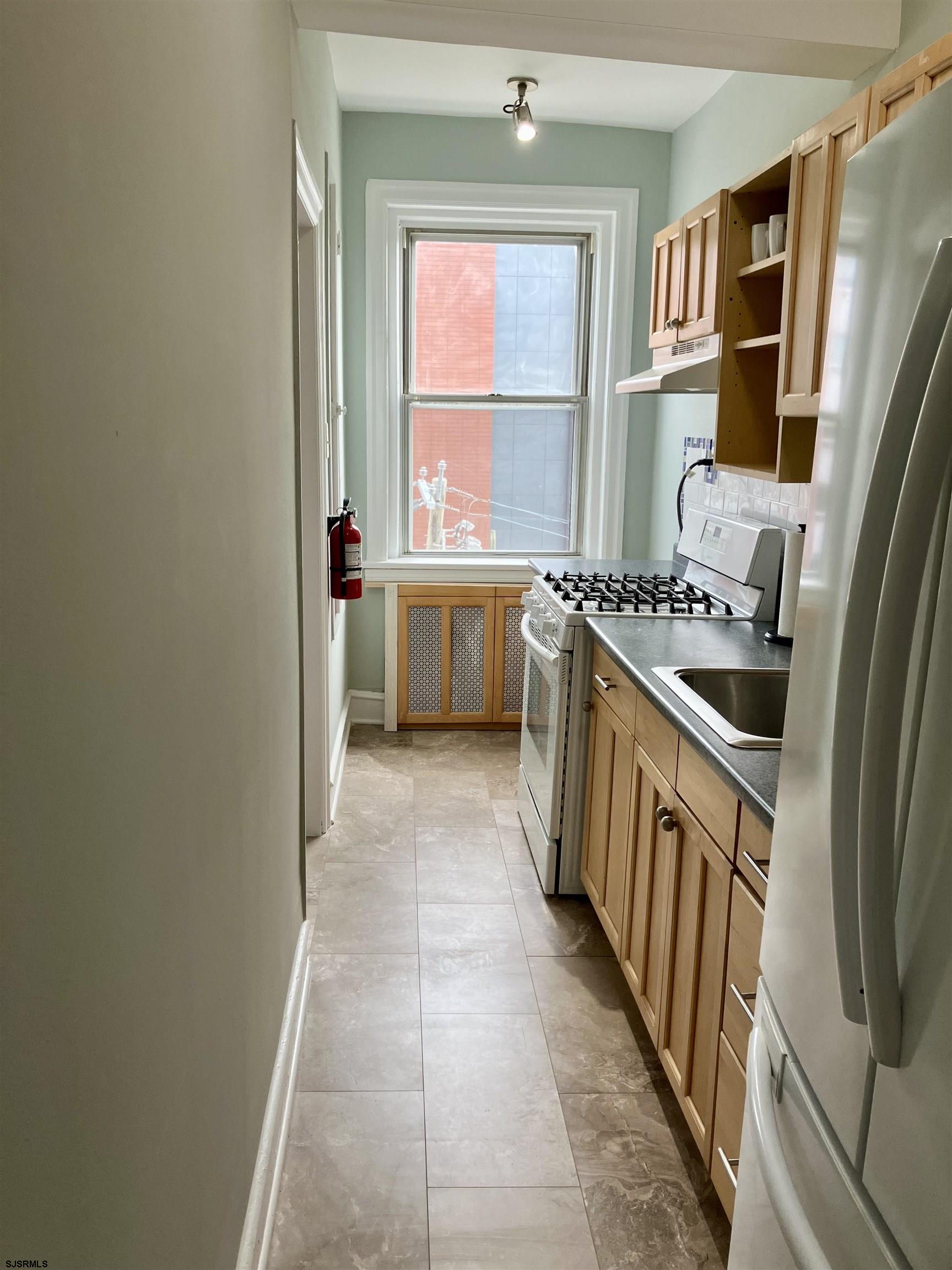 2 S Hartford Avenue Atlantic City NJ 08401