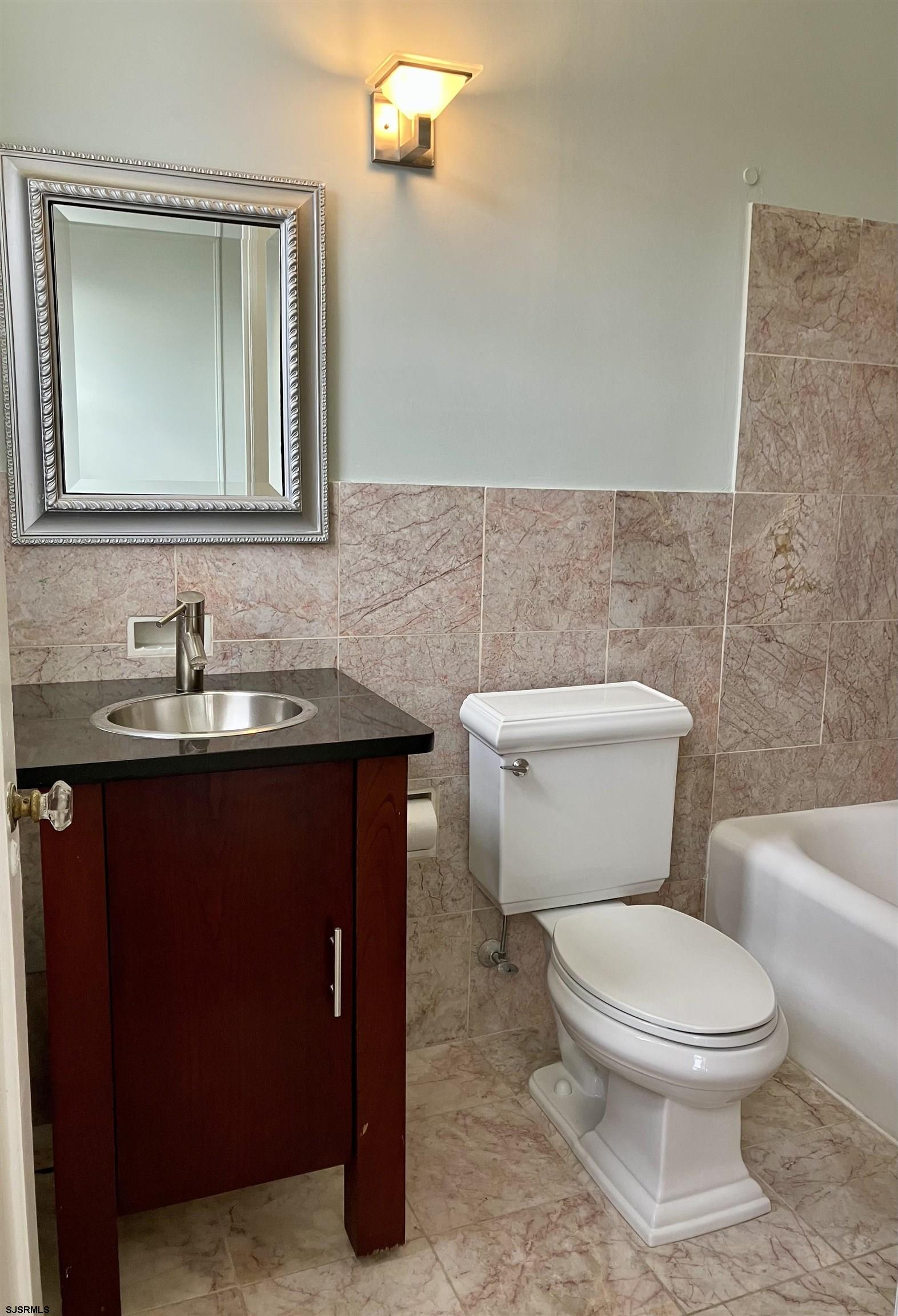 2 S Hartford Avenue Atlantic City NJ 08401