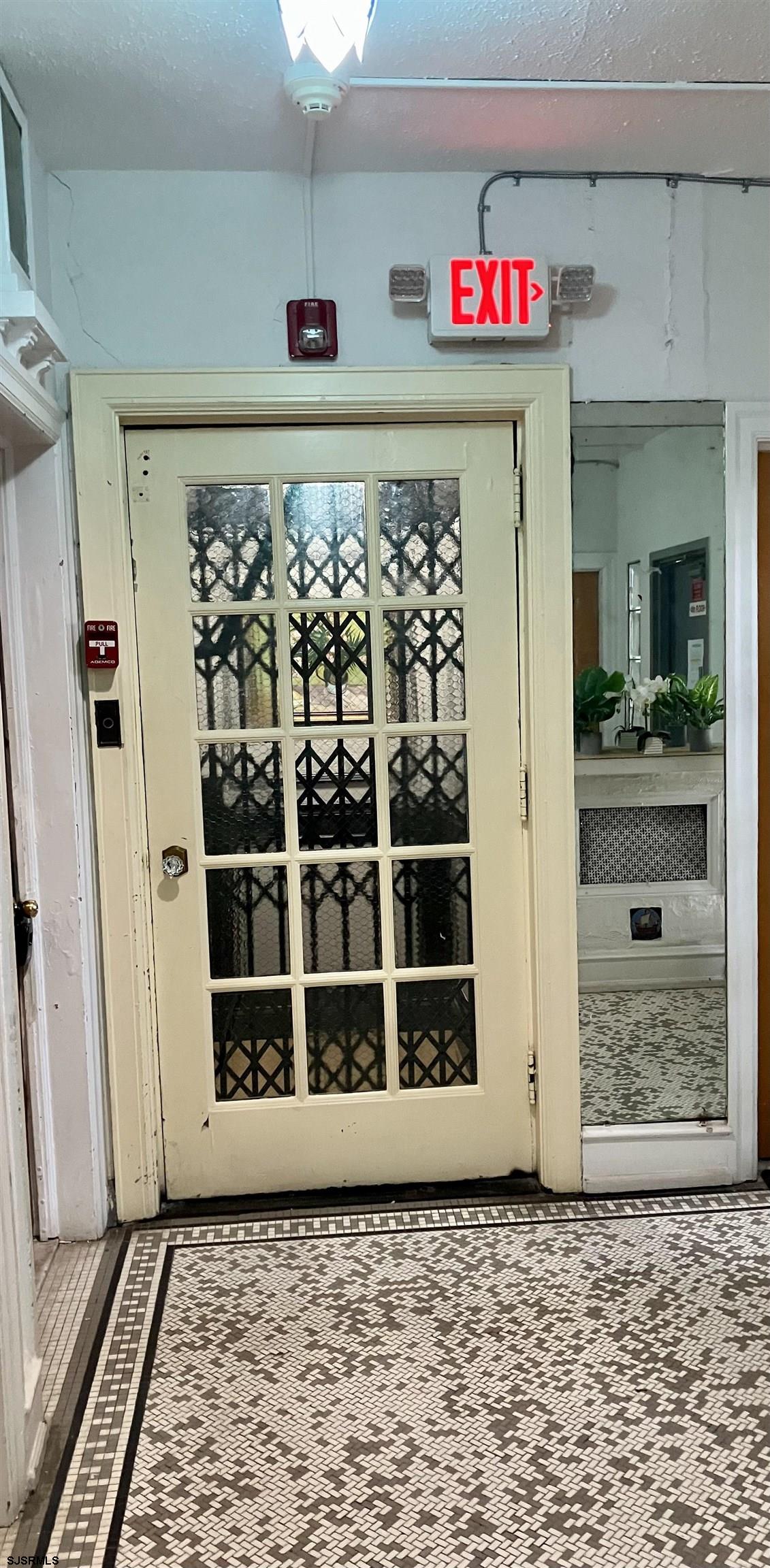 2 S Hartford Avenue Atlantic City NJ 08401