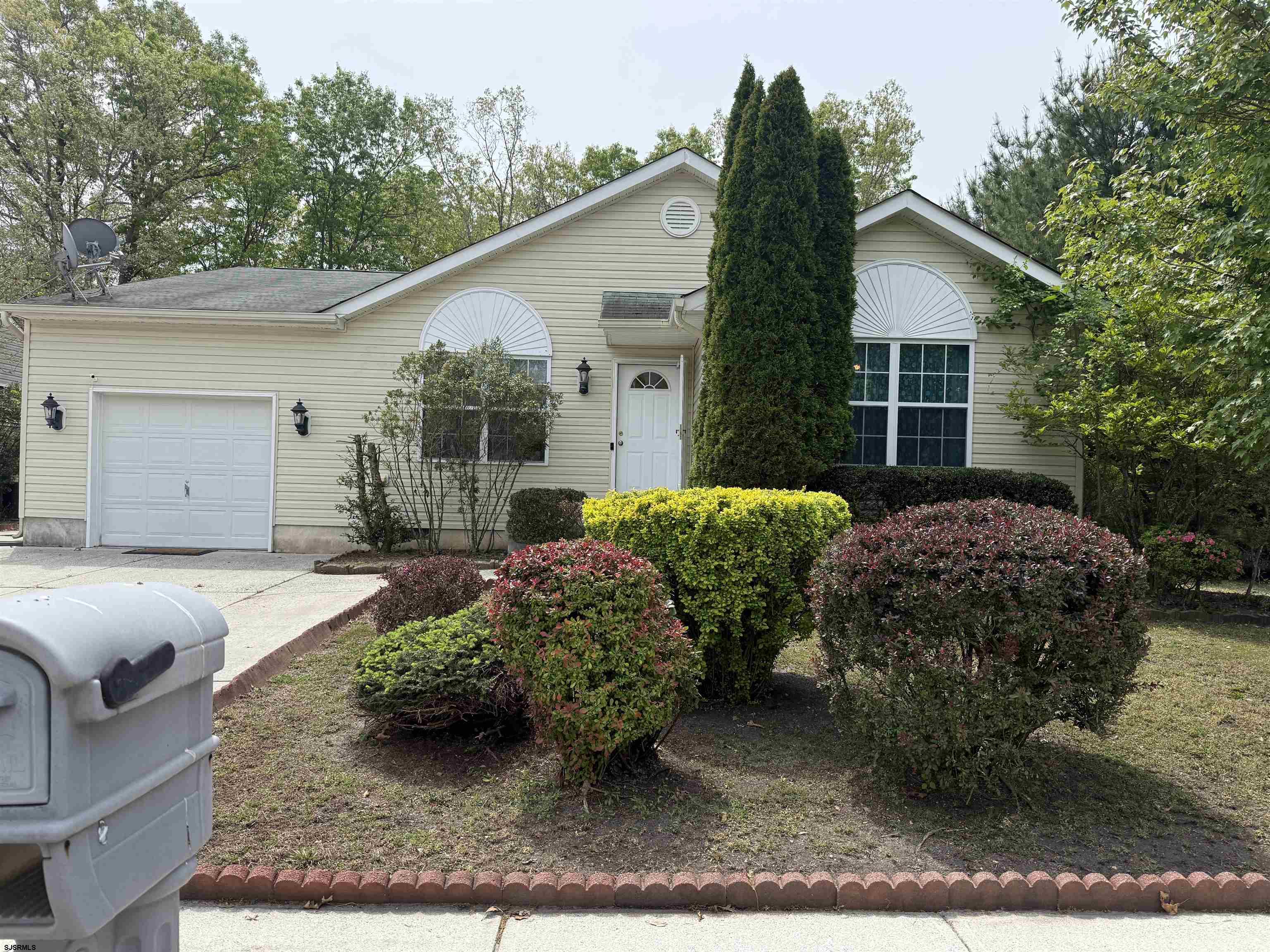 2 Club House Lane Hamilton Township NJ 08330