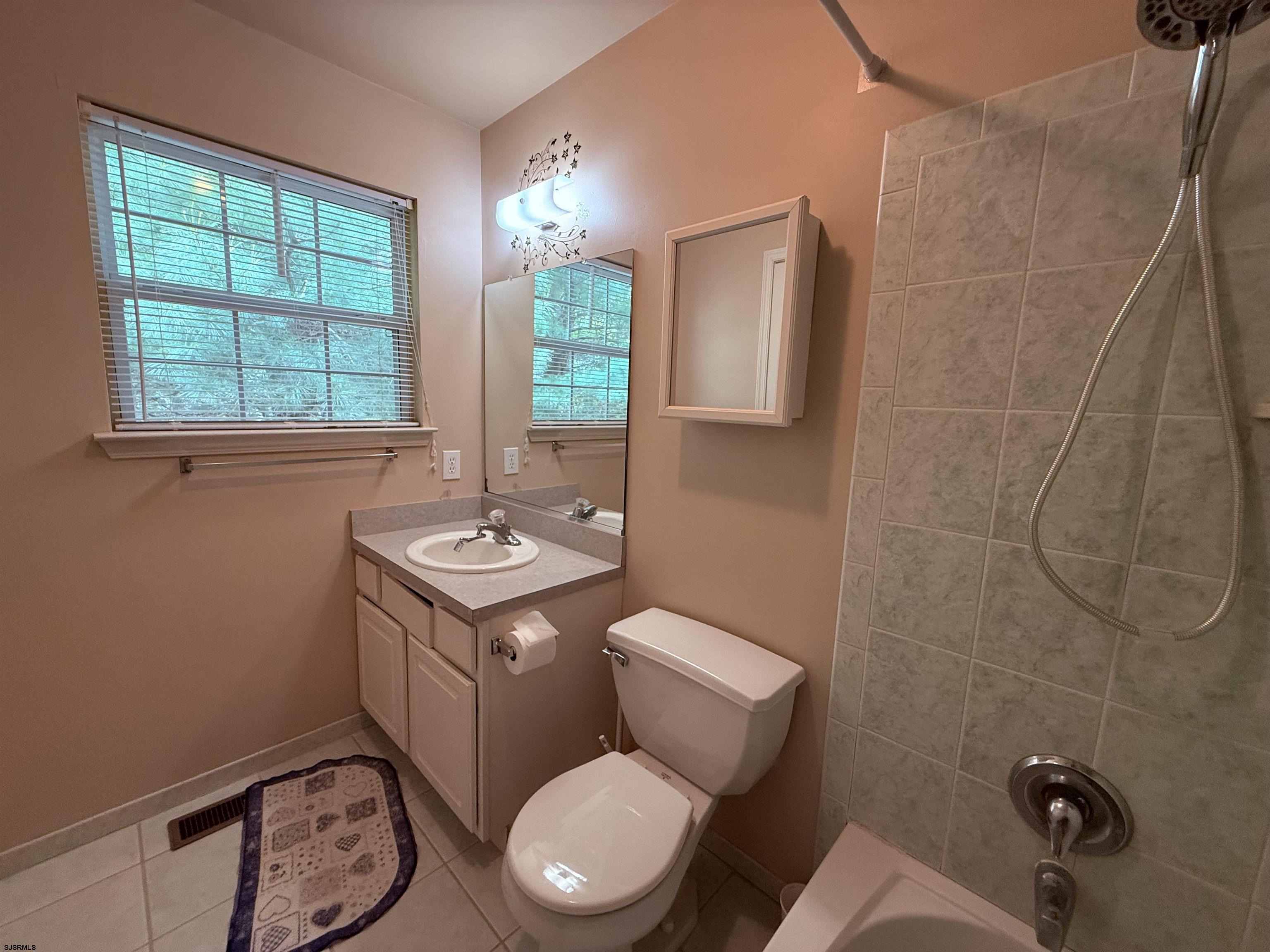 2 Club House Lane Hamilton Township NJ 08330