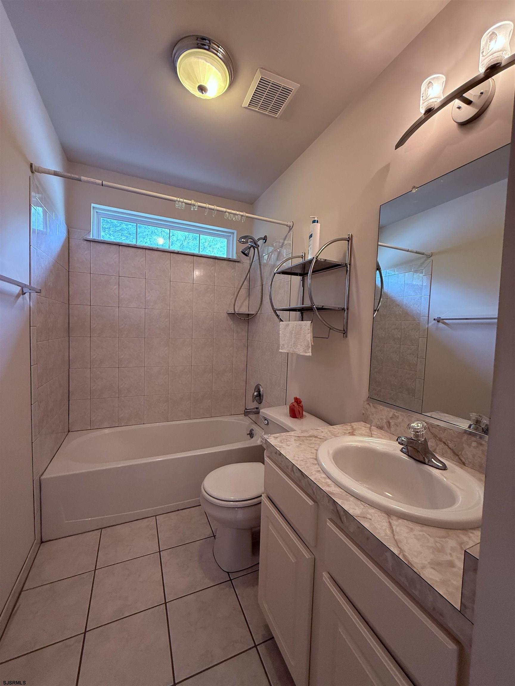 2 Club House Lane Hamilton Township NJ 08330