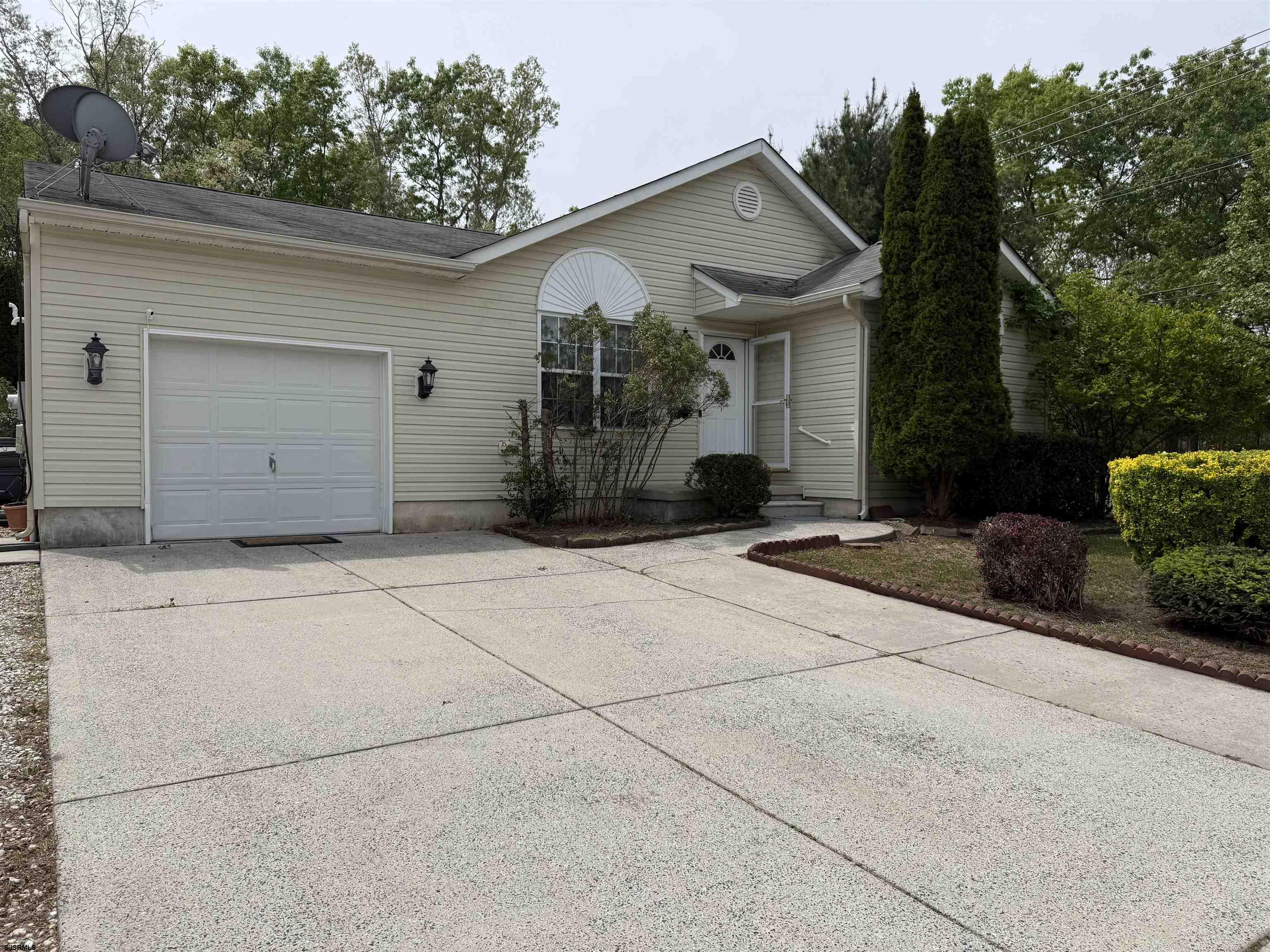 2 Club House Lane Hamilton Township NJ 08330