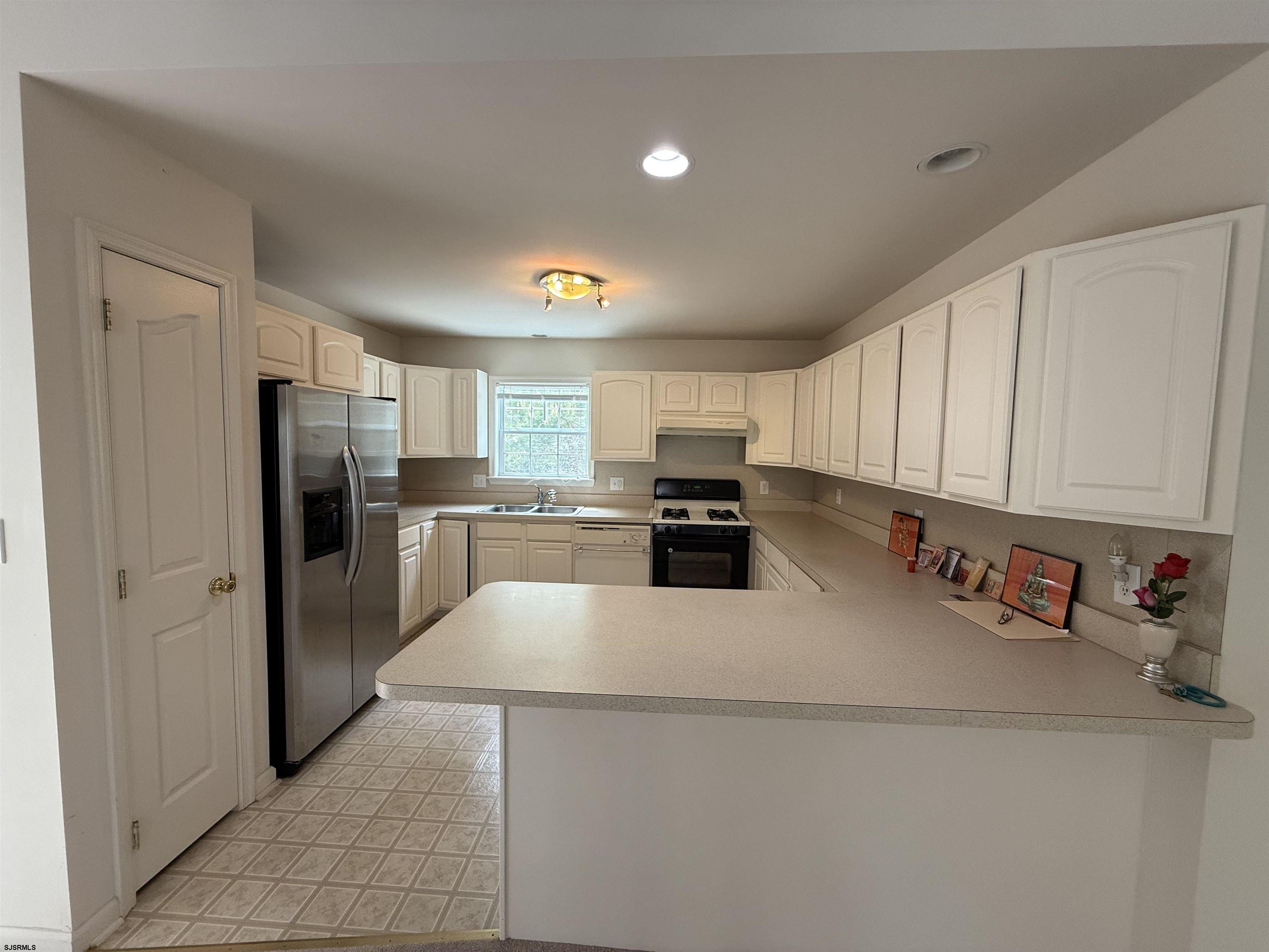 2 Club House Lane Hamilton Township NJ 08330