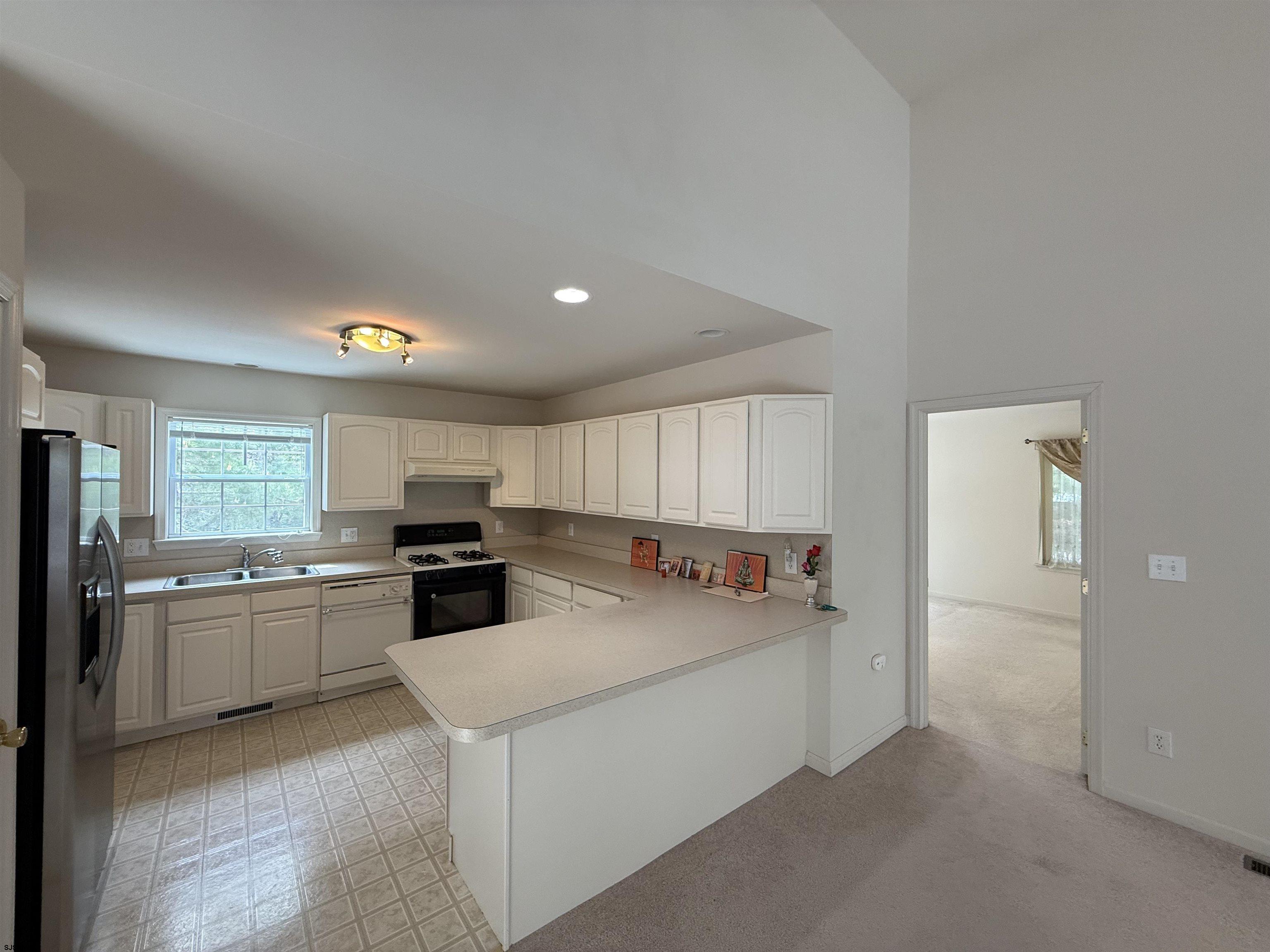 2 Club House Lane Hamilton Township NJ 08330