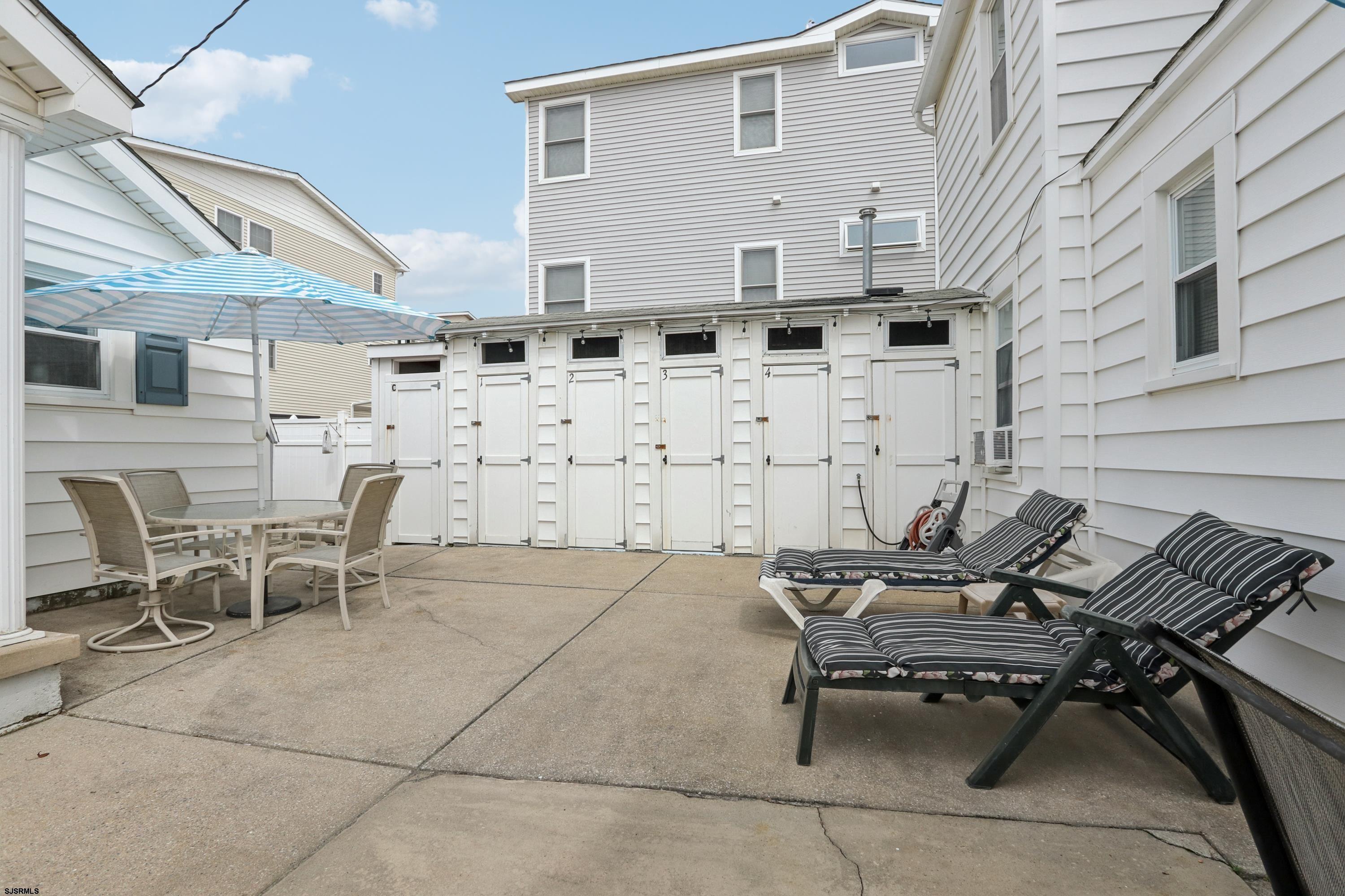 148 E Burk Avenue Wildwood NJ 08260-1647