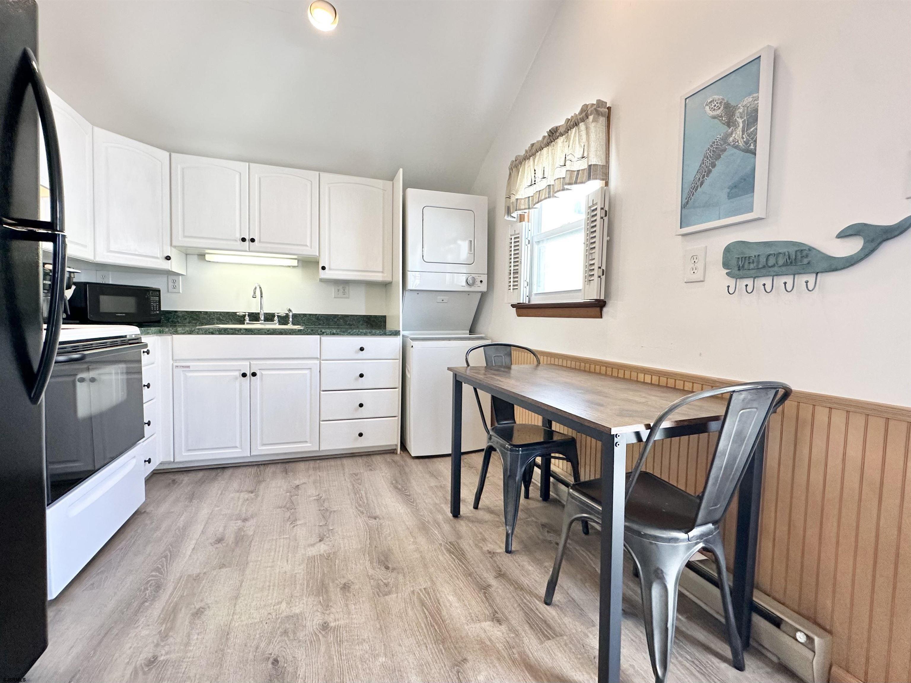 148 E Burk Avenue Wildwood NJ 08260-1647
