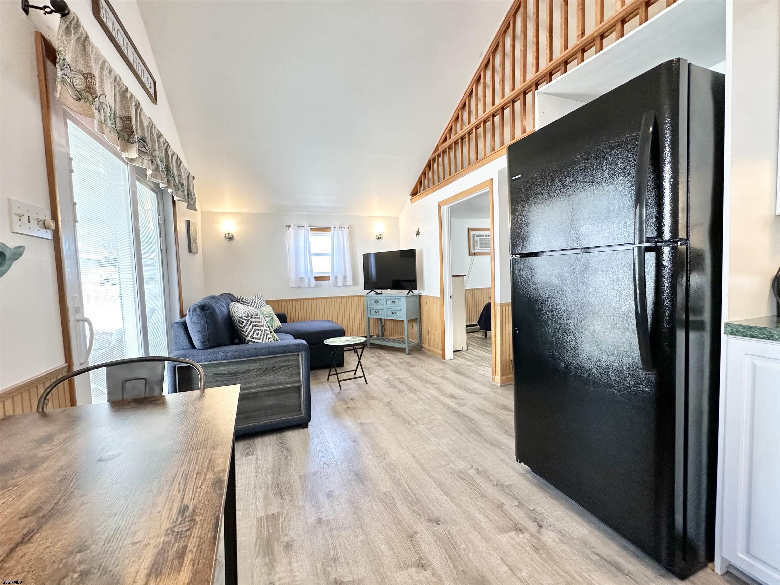 148 E Burk Avenue Wildwood NJ 08260-1647