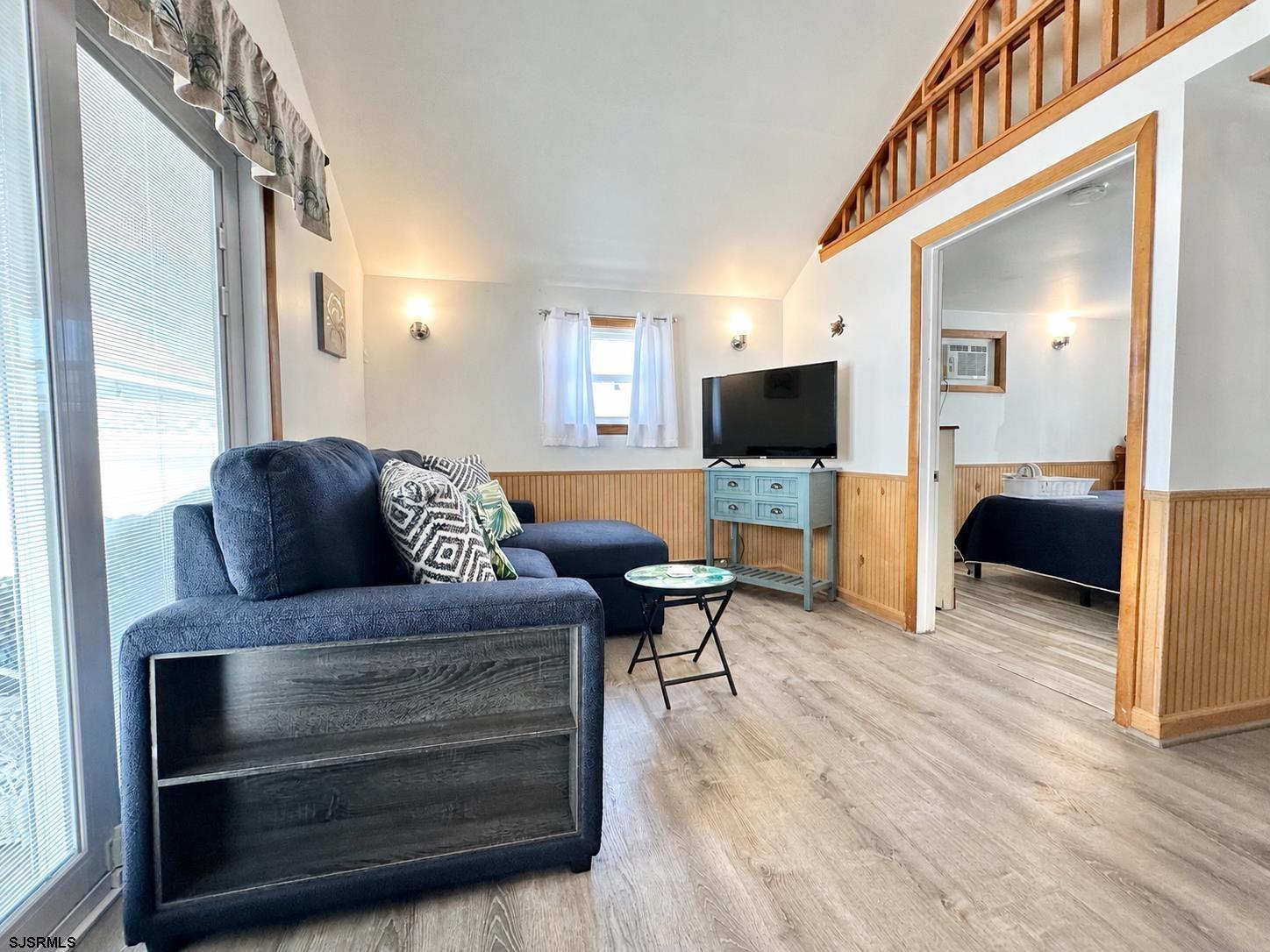 148 E Burk Avenue Wildwood NJ 08260-1647