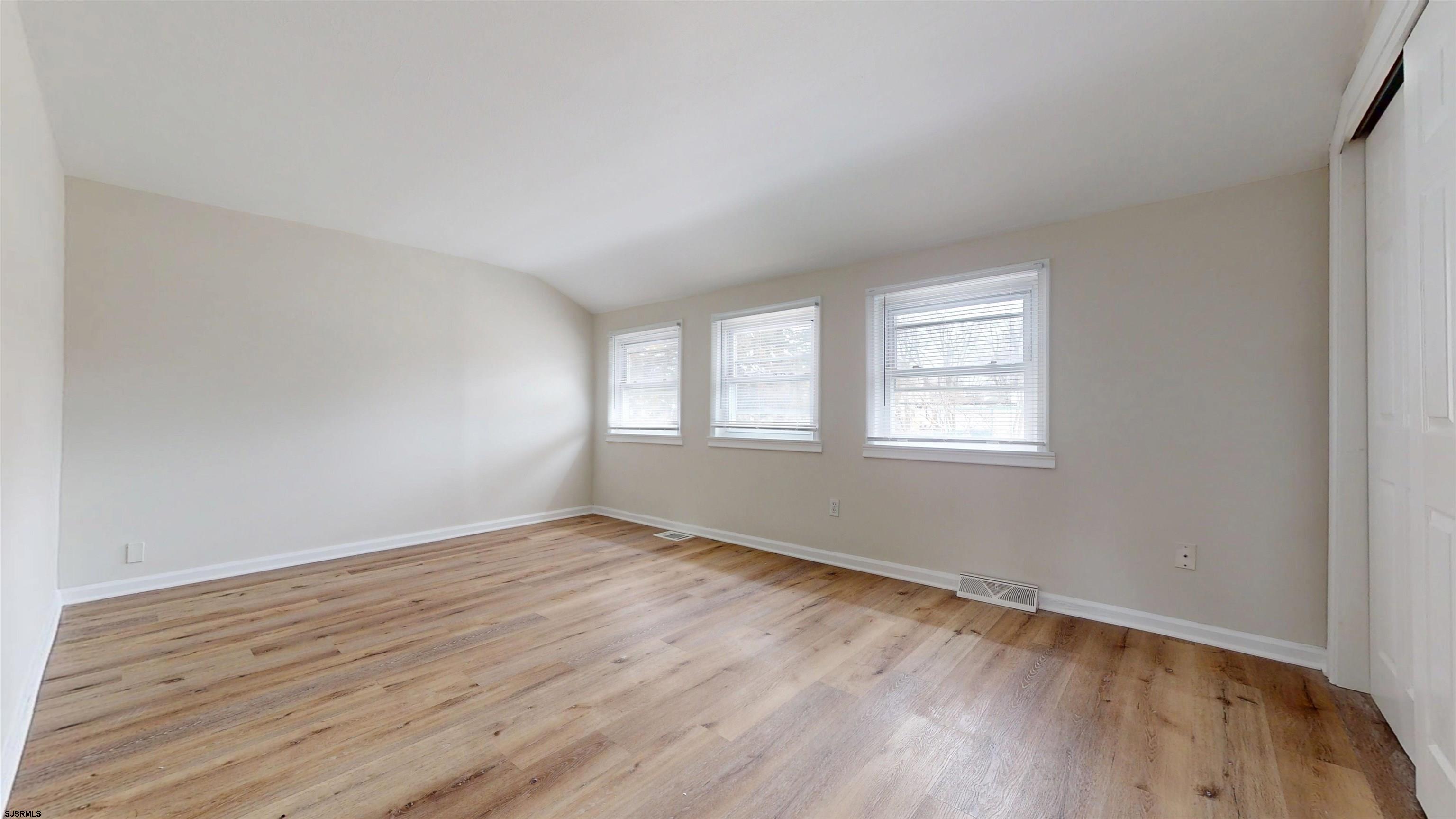 4 E Mill Road Northfield NJ 08225