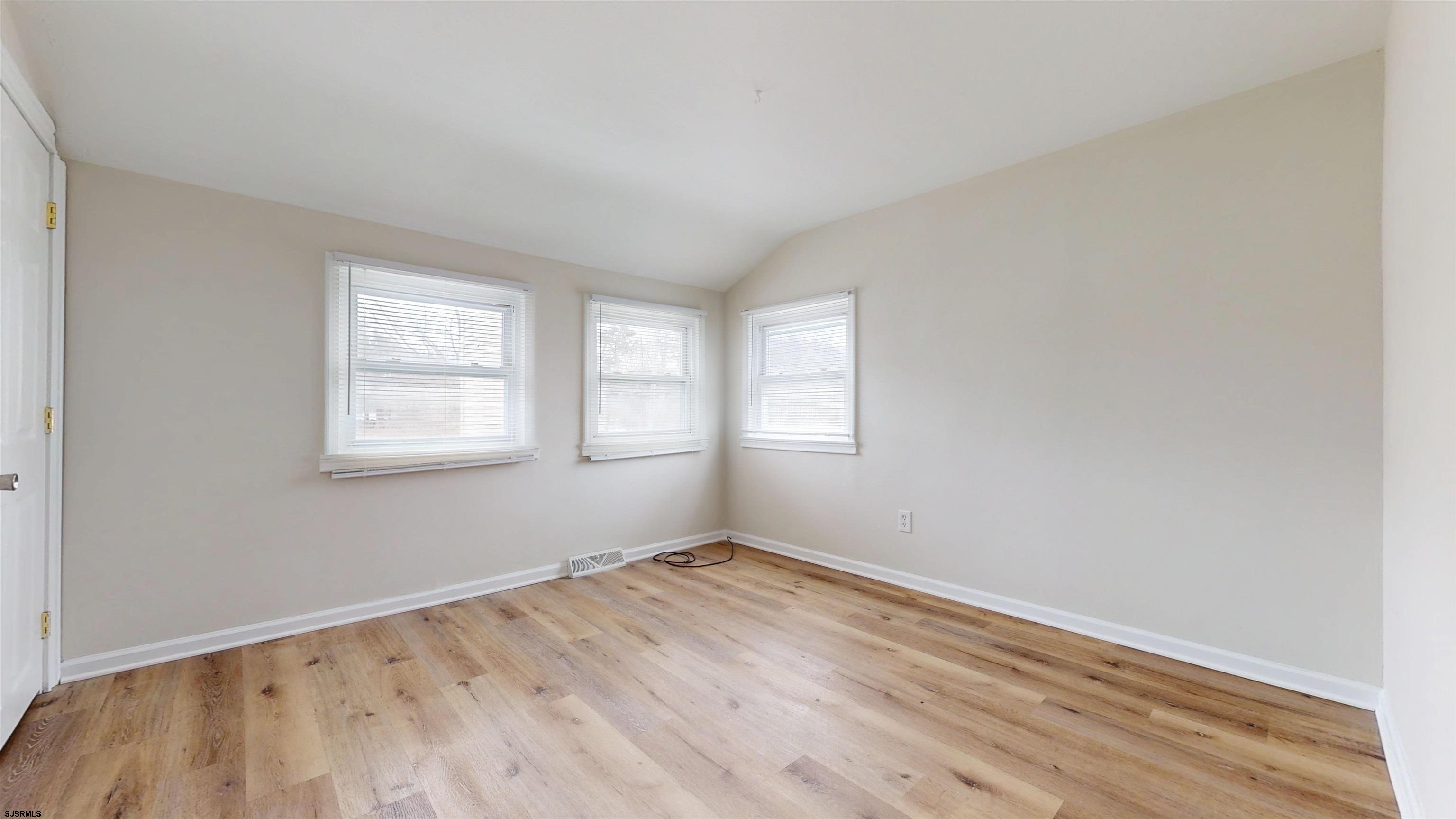 4 E Mill Road Northfield NJ 08225