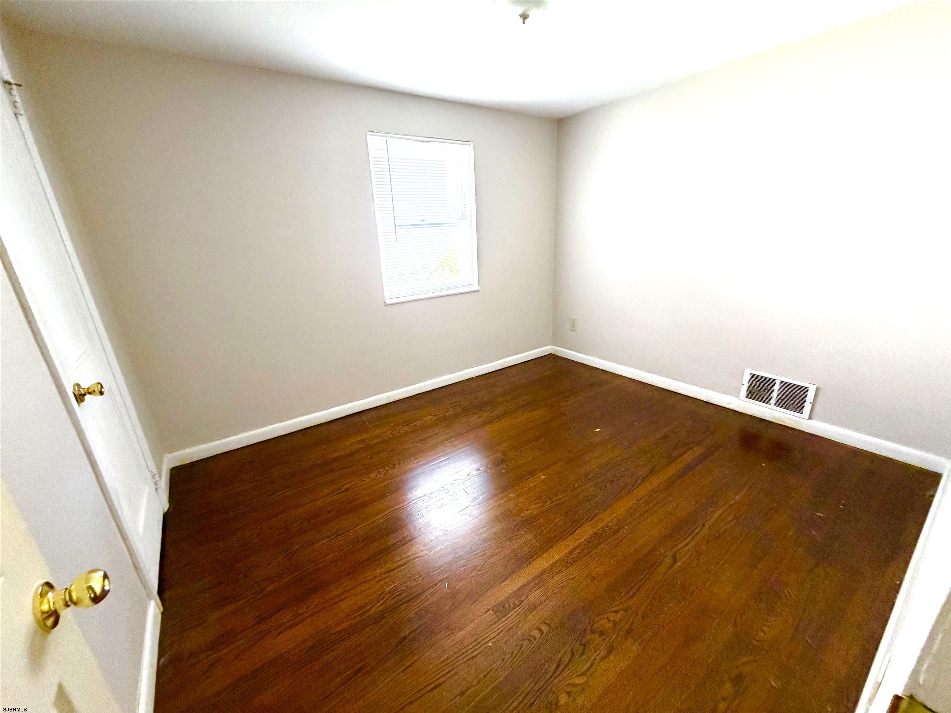 610 Shore Road Northfield NJ 08225
