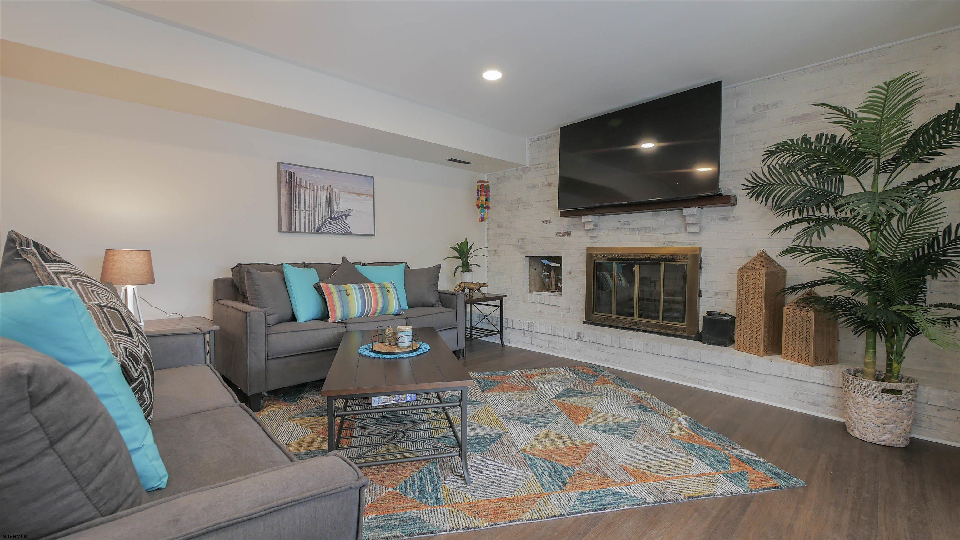 12 May Drive Egg Harbor Township NJ 08234
