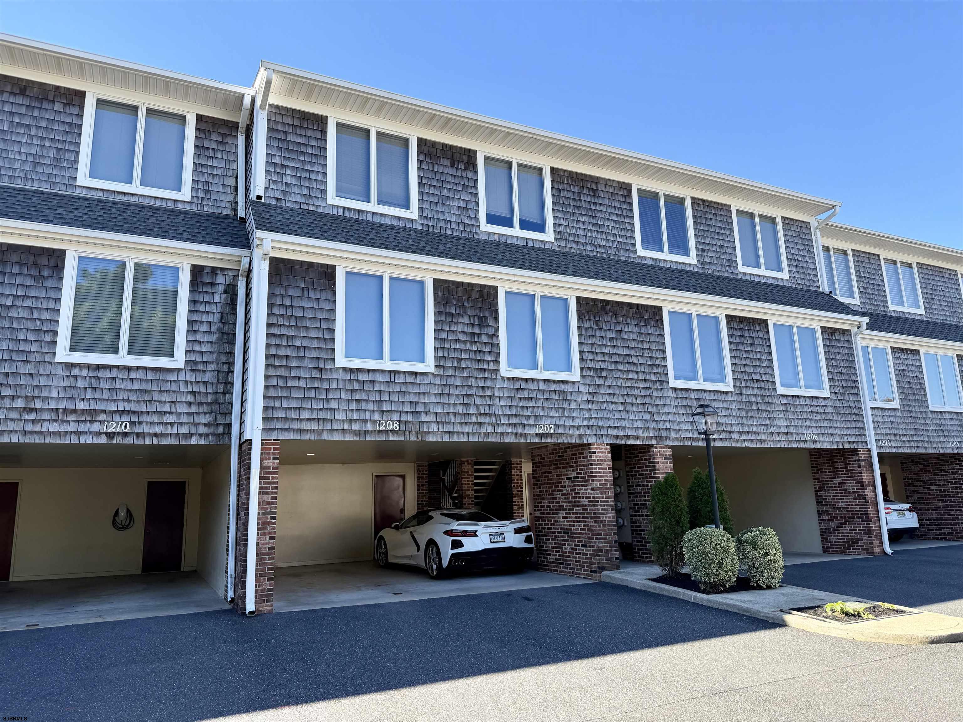 1208 S Harbour Cove Somers Point NJ 08244