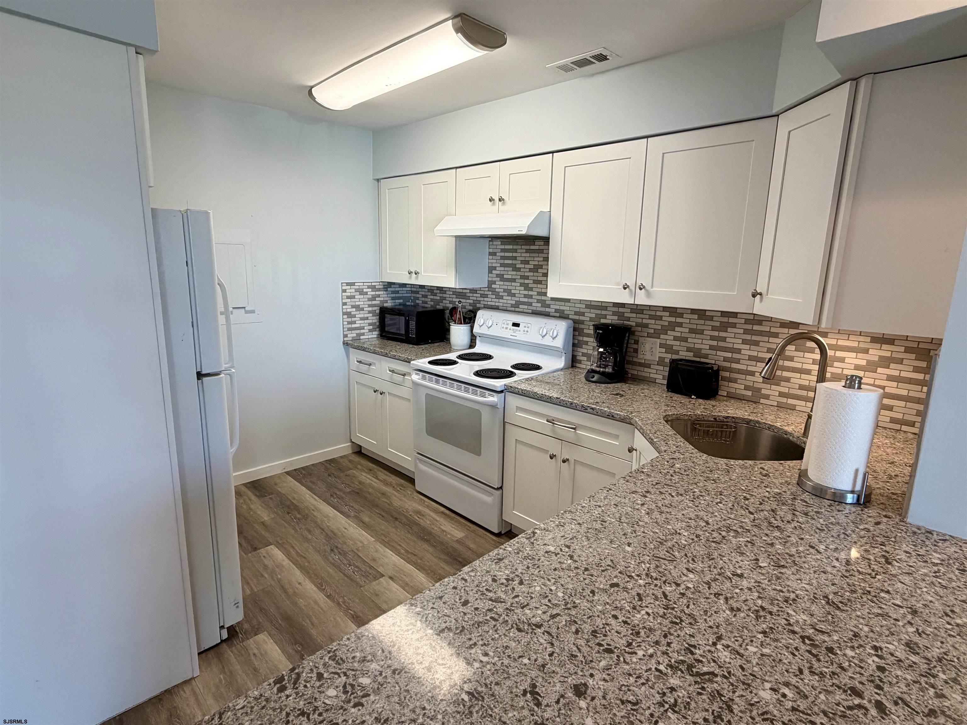 1208 S Harbour Cove Somers Point NJ 08244
