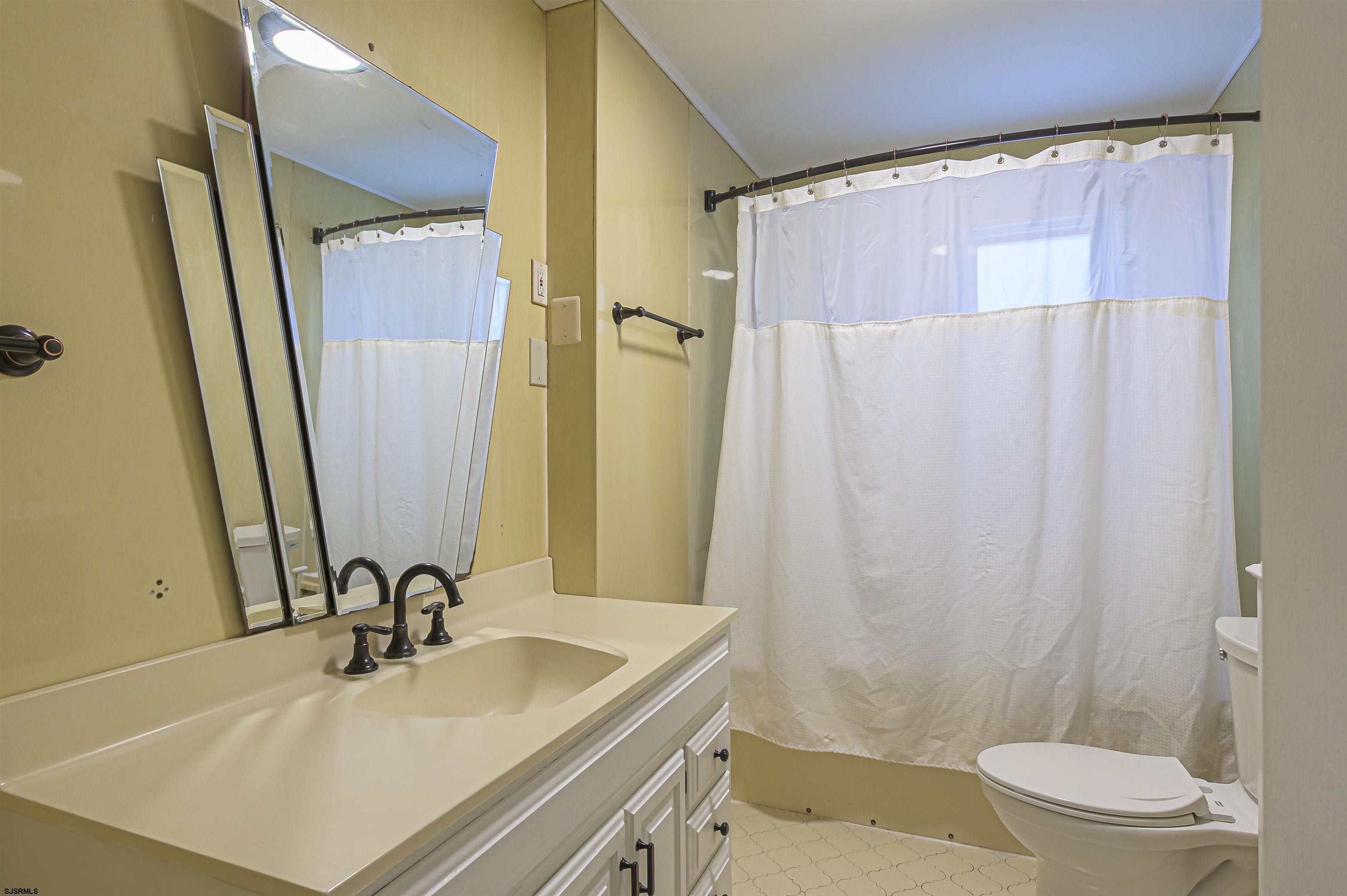 48 W Bolton Avenue Absecon NJ 08201