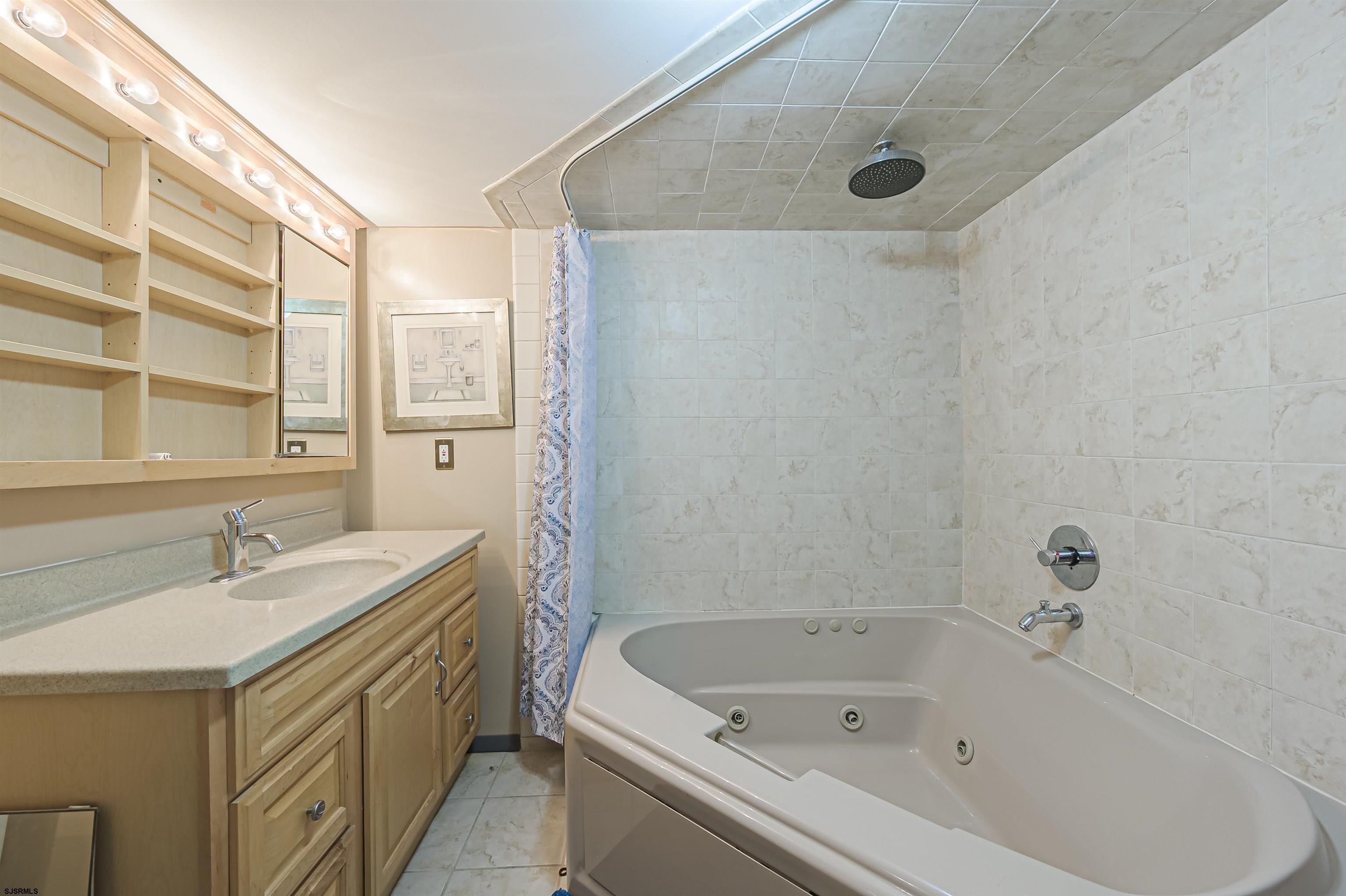 48 W Bolton Avenue Absecon NJ 08201