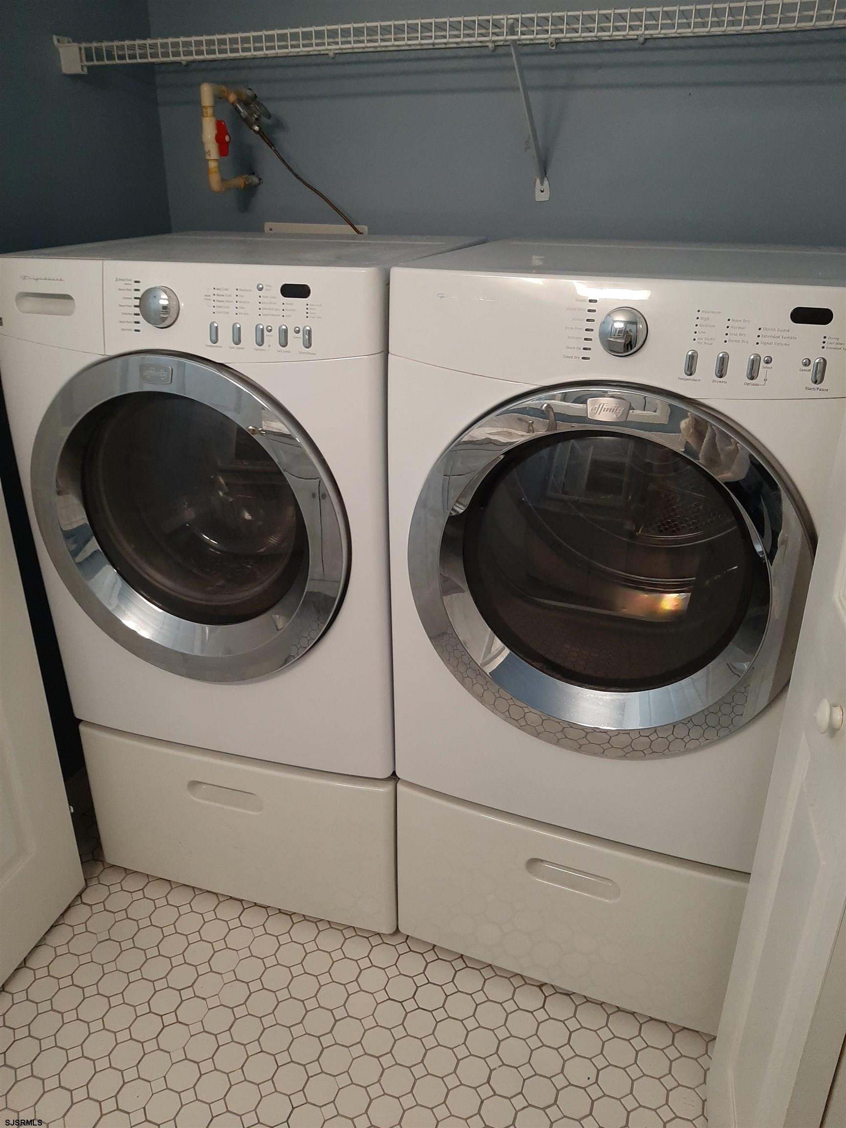 9 Pacific Avenue Somers Point NJ 08244