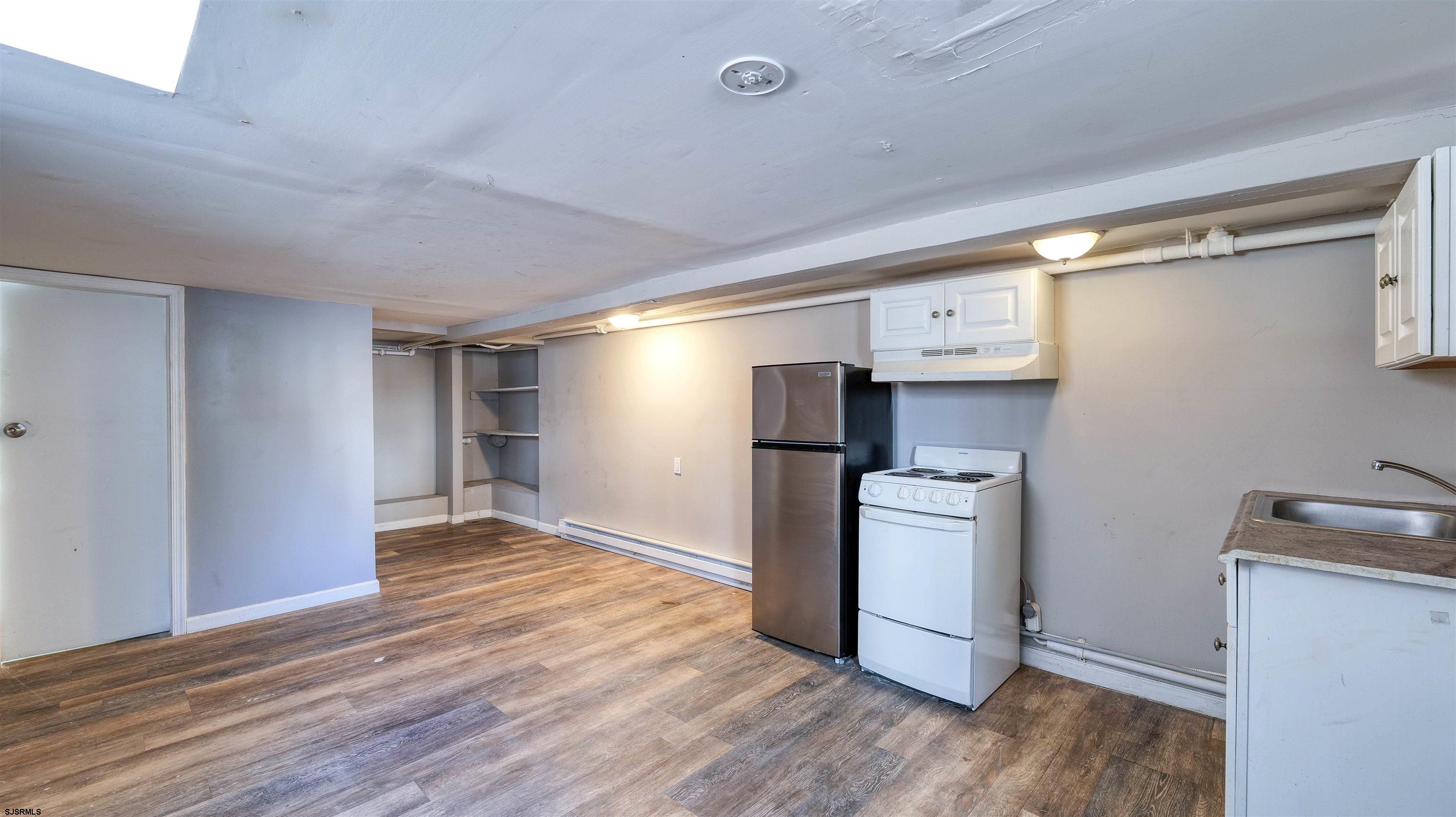 4019 Vanrennslear Atlantic City NJ 08401