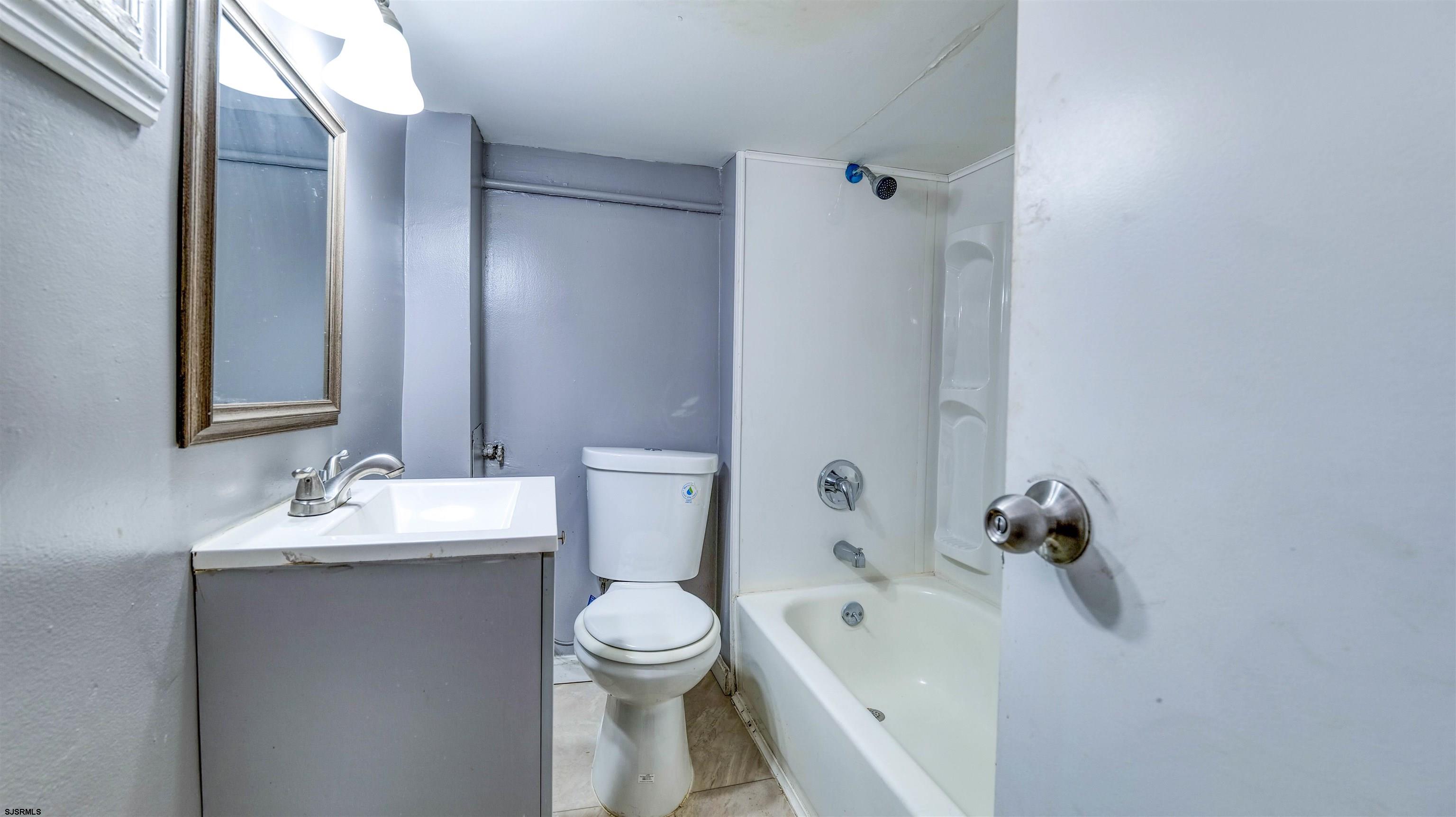4019 Vanrennslear Atlantic City NJ 08401