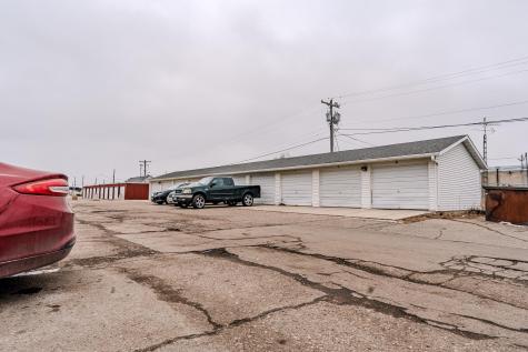 2409 4th Avenue N Moorhead MN 56560