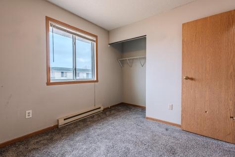 2409 4th Avenue N Moorhead MN 56560