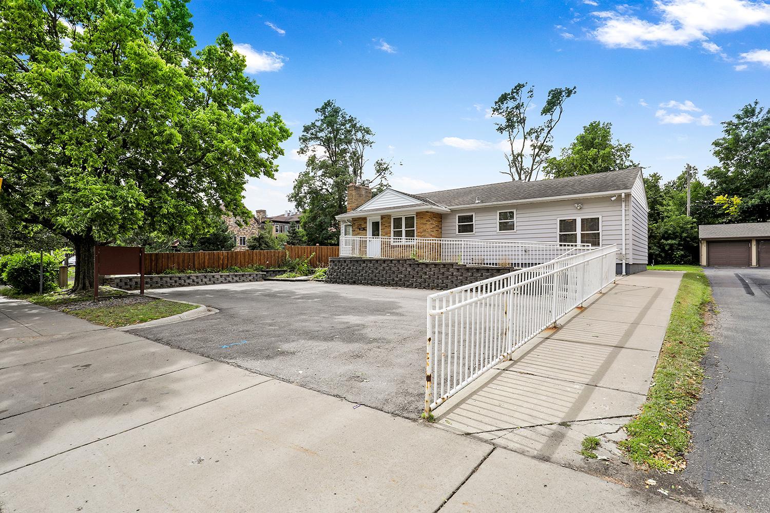 3821 W Broadway Avenue Robbinsdale MN 55422