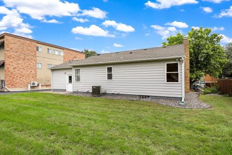 3821 W Broadway Avenue Robbinsdale MN 55422