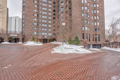 1201 Yale Place Minneapolis MN 55403